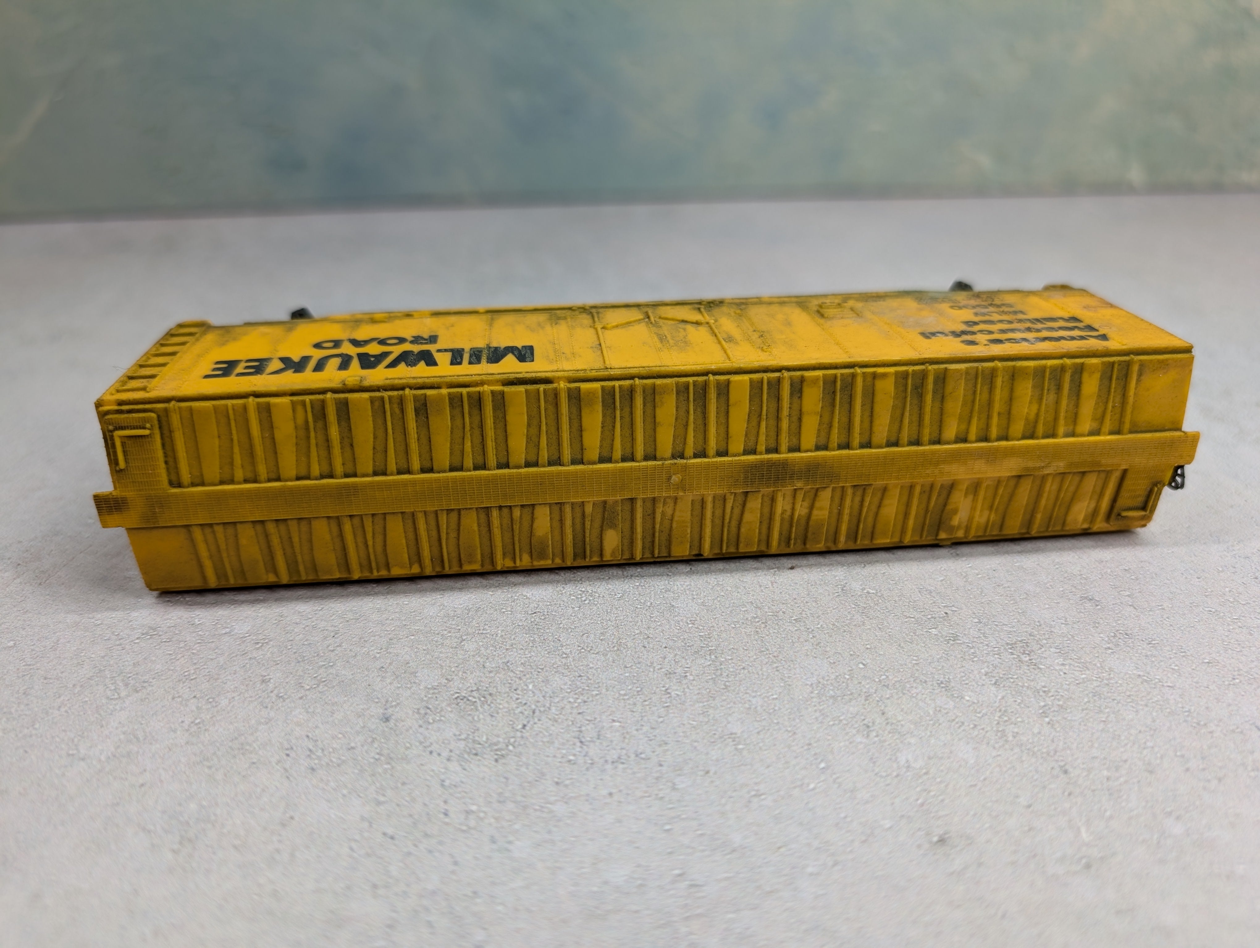USED Bachmann HO Scale 50' Box Car Milwaukee Road MILW #56500 Weathered