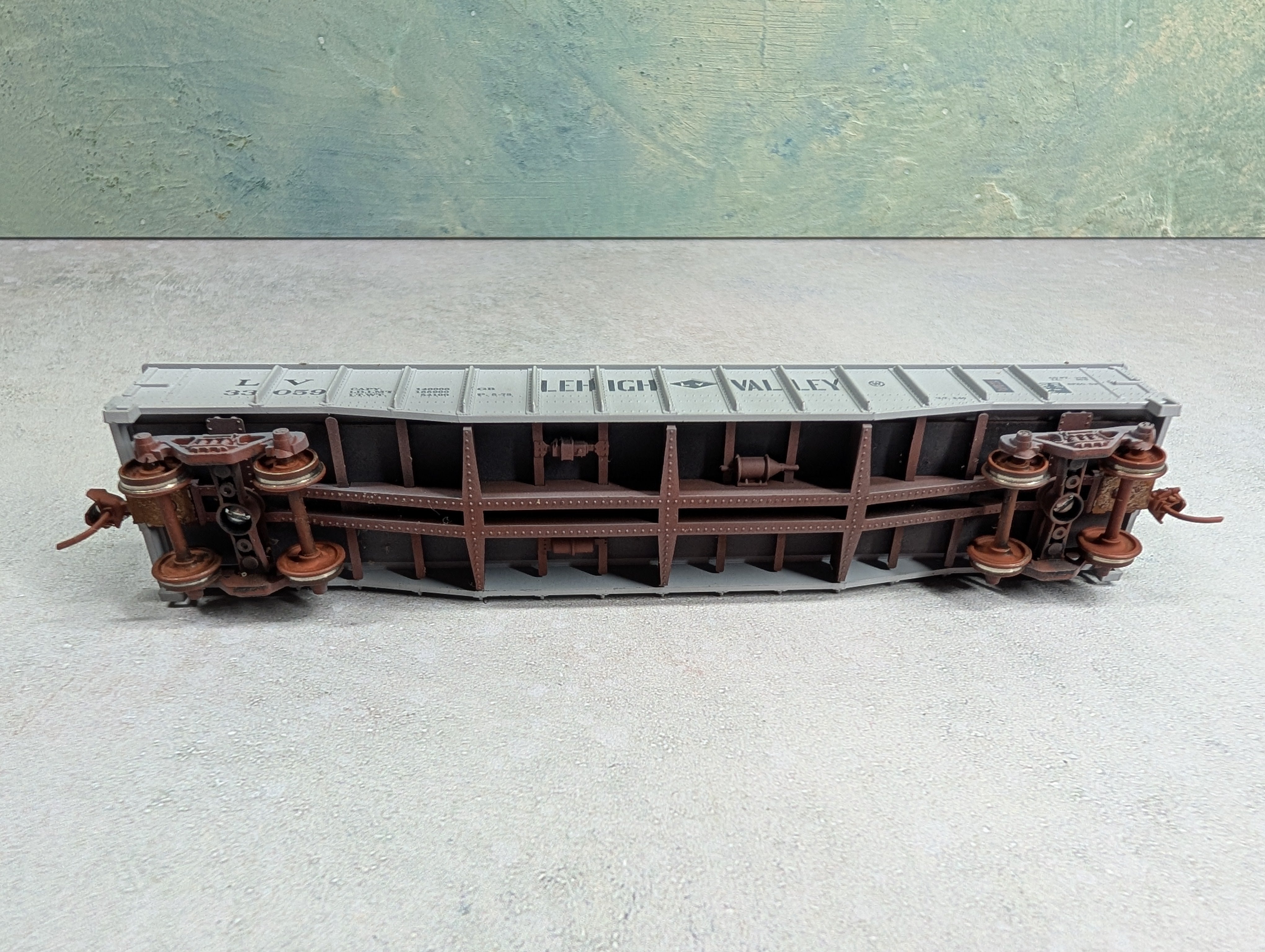 USED Athearn HO Scale 50' Gondola Lehigh Valley LV #33059 Weathered