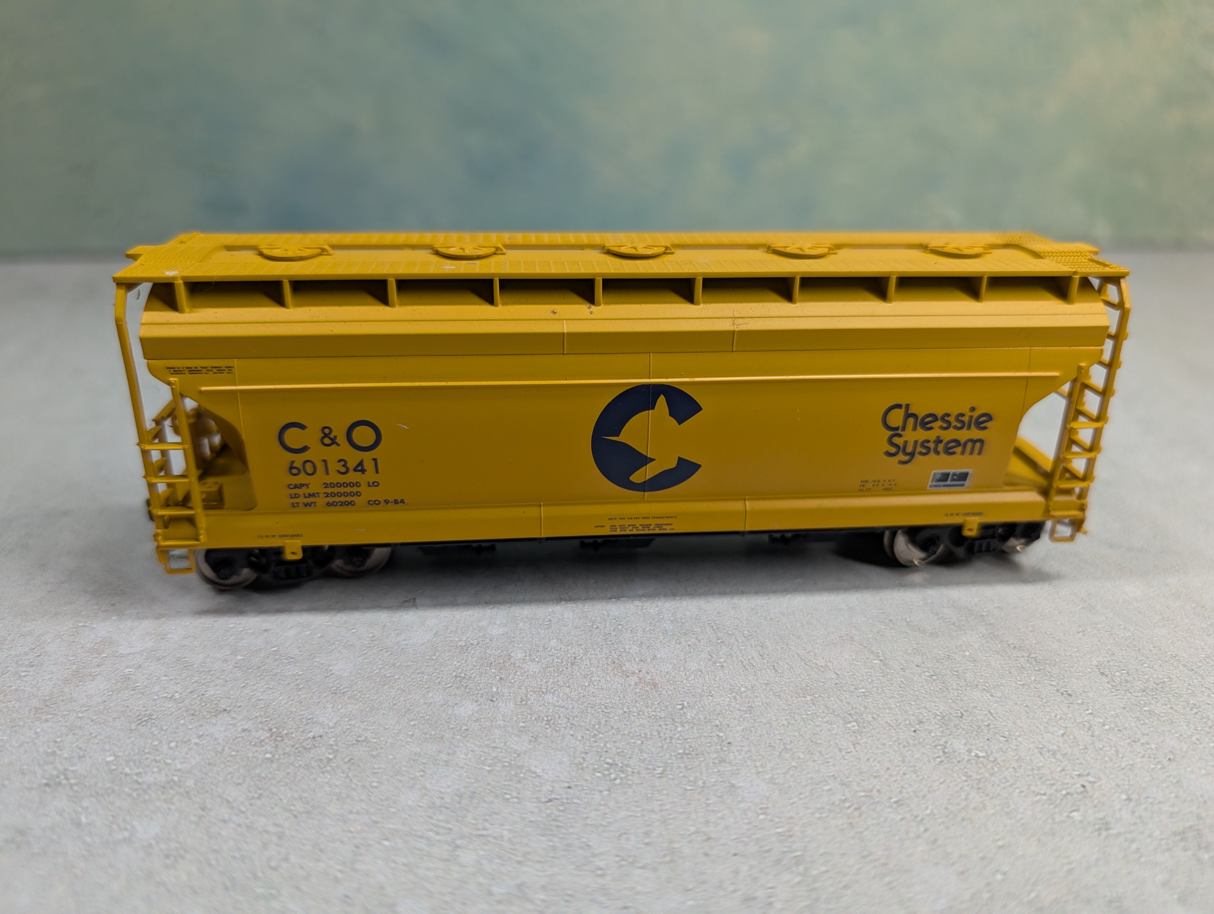 USED Atlas HO Scale ACF 3560 Covered Hopper Chessie System C&O #601341