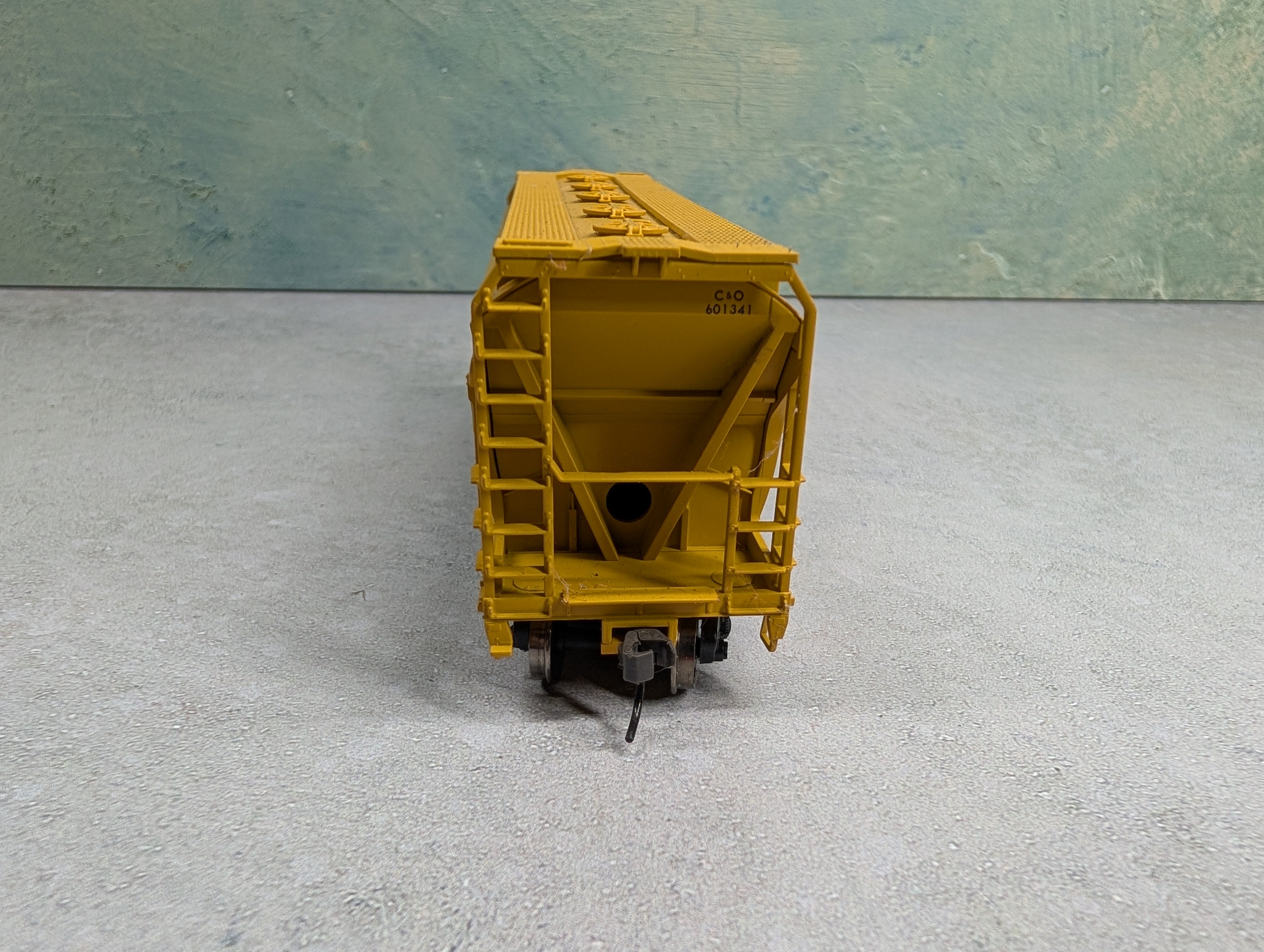 USED Atlas HO Scale ACF 3560 Covered Hopper Chessie System C&O #601341