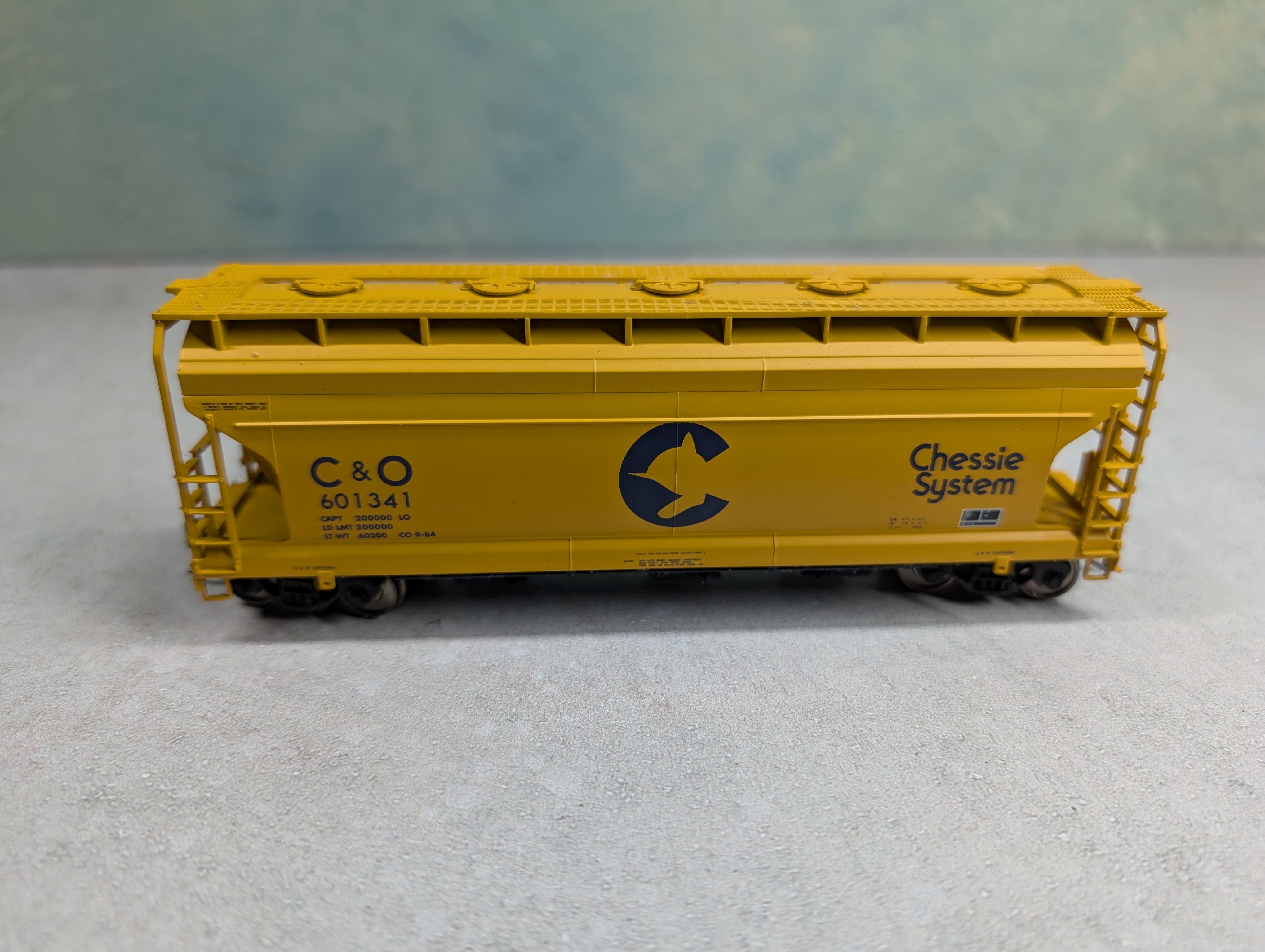 USED Atlas HO Scale ACF 3560 Covered Hopper Chessie System C&O #601341