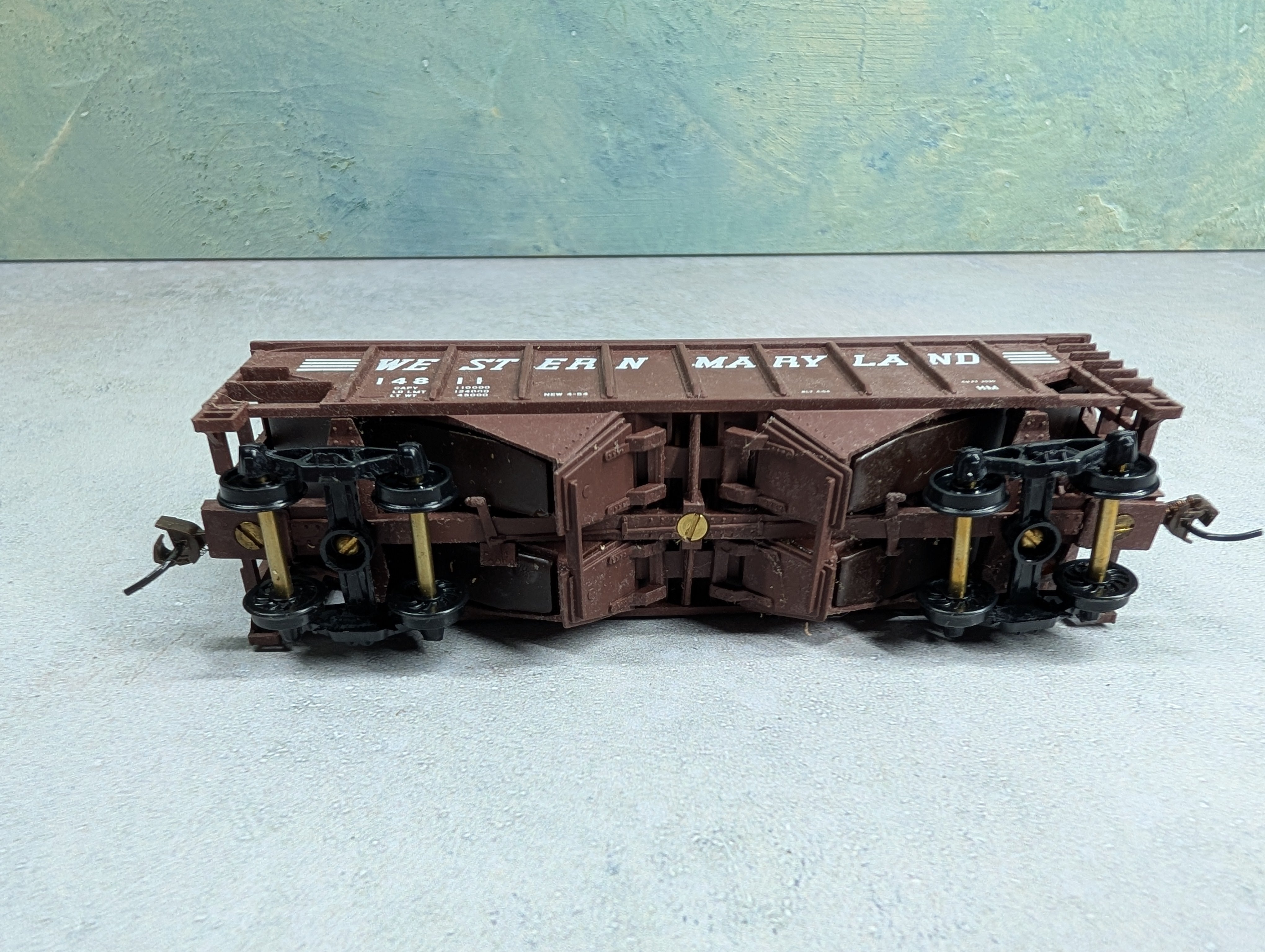 USED Walthers HO Scale 36' Rib Side Hopper Western Maryland #14811