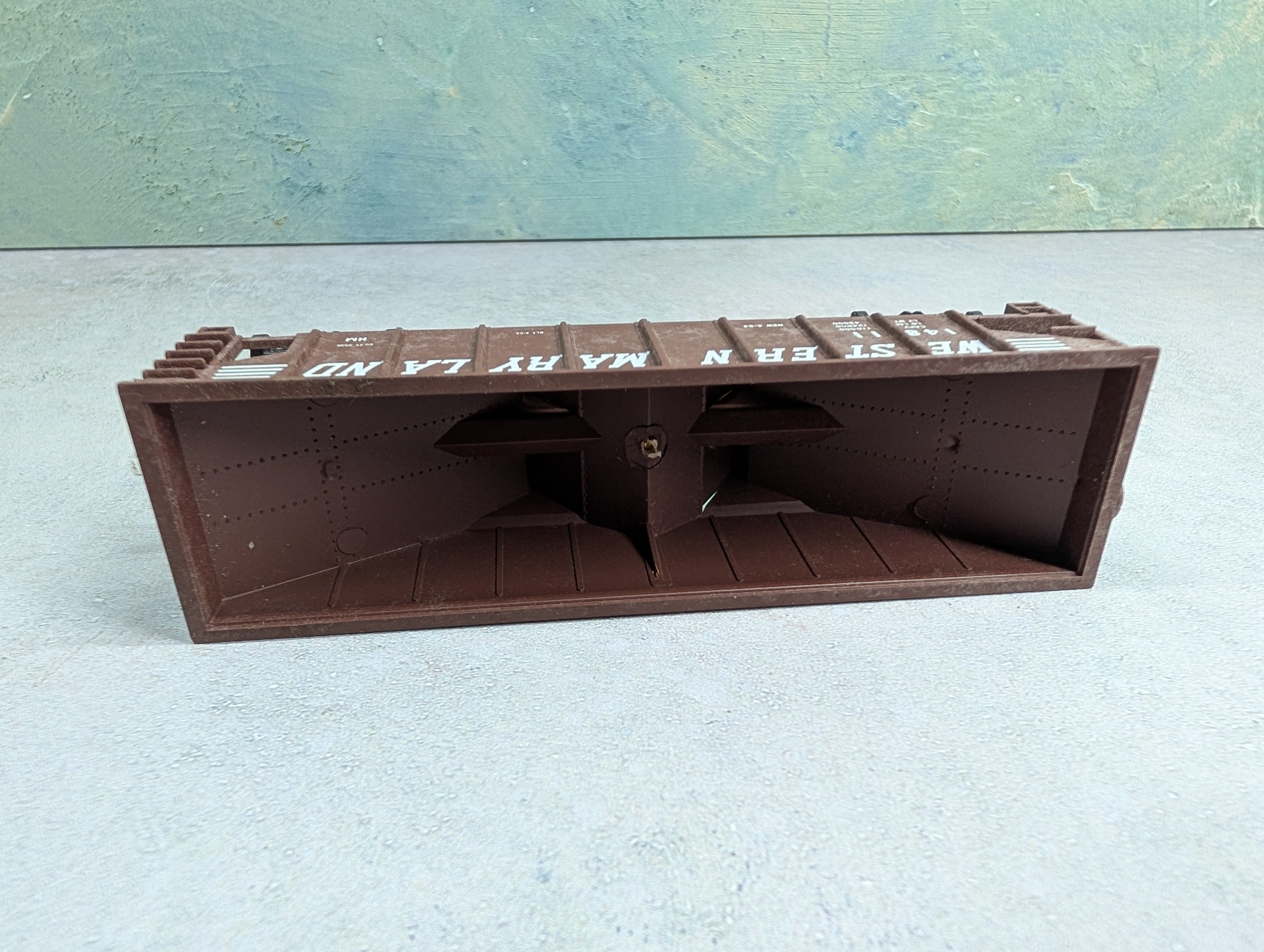 USED Walthers HO Scale 36' Rib Side Hopper Western Maryland #14811