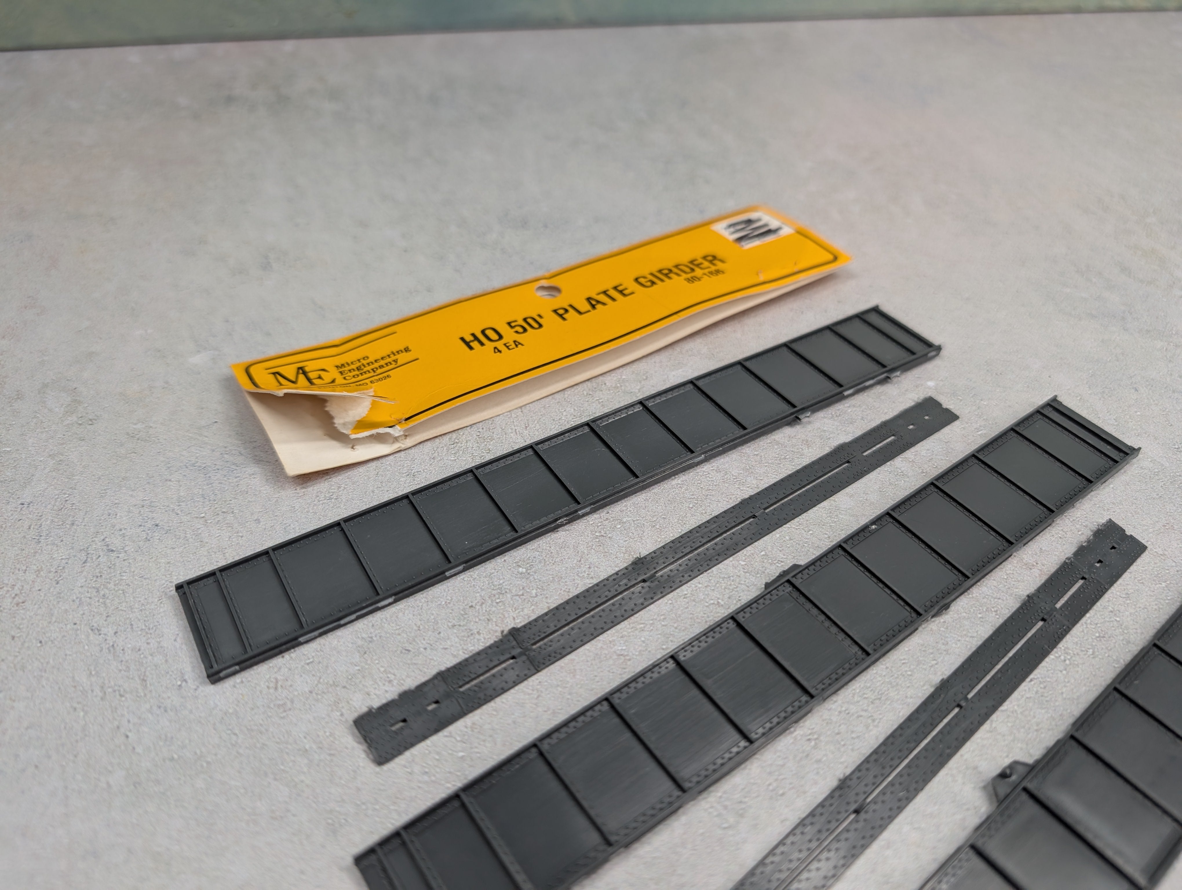 USED Micro Engineering Company 80-166 HO Scale 50' Plate Girder (4 pcs)