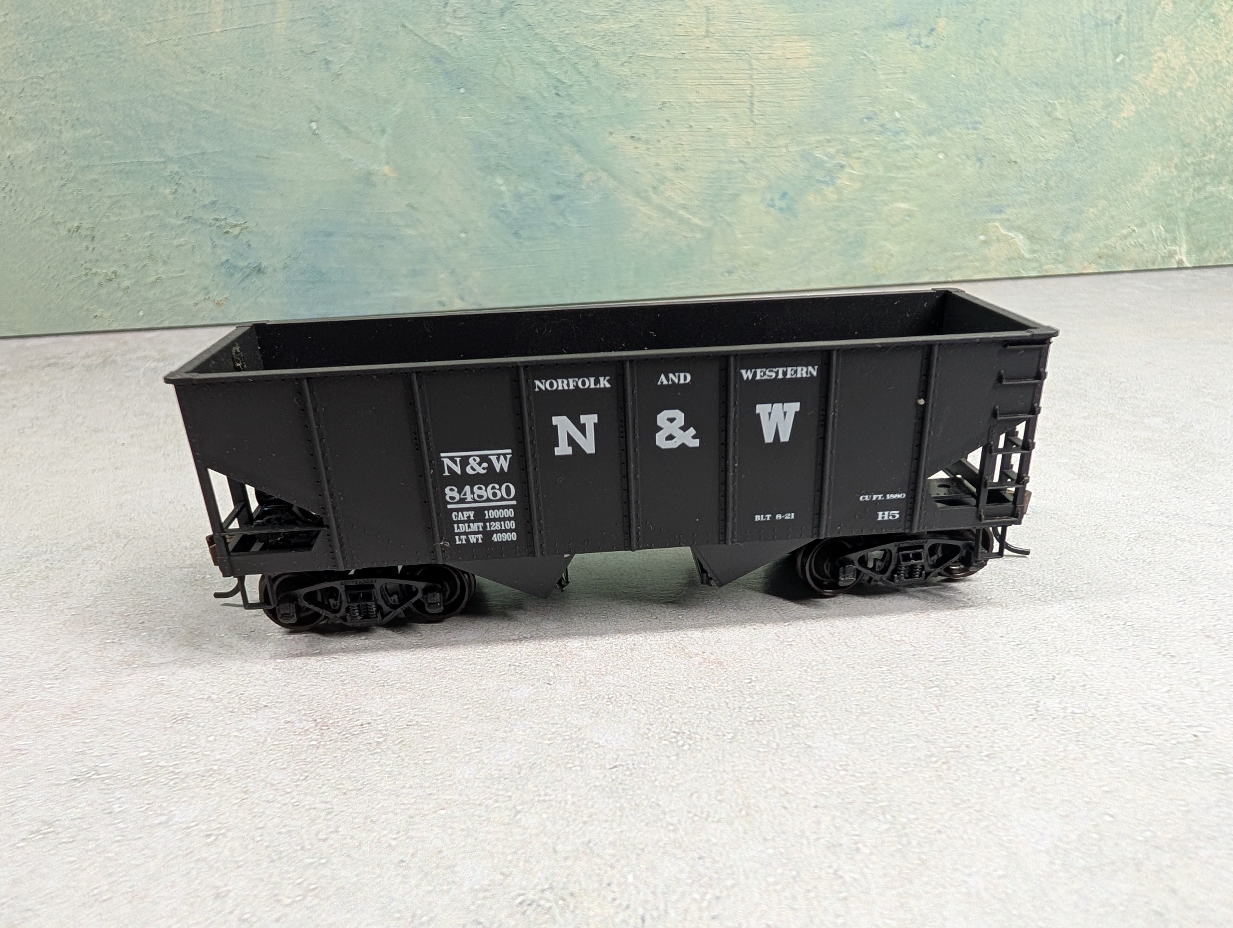 USED Accurail HO Scale 50 Ton 2 Bay Hopper Norfolk & Western N&W #84860