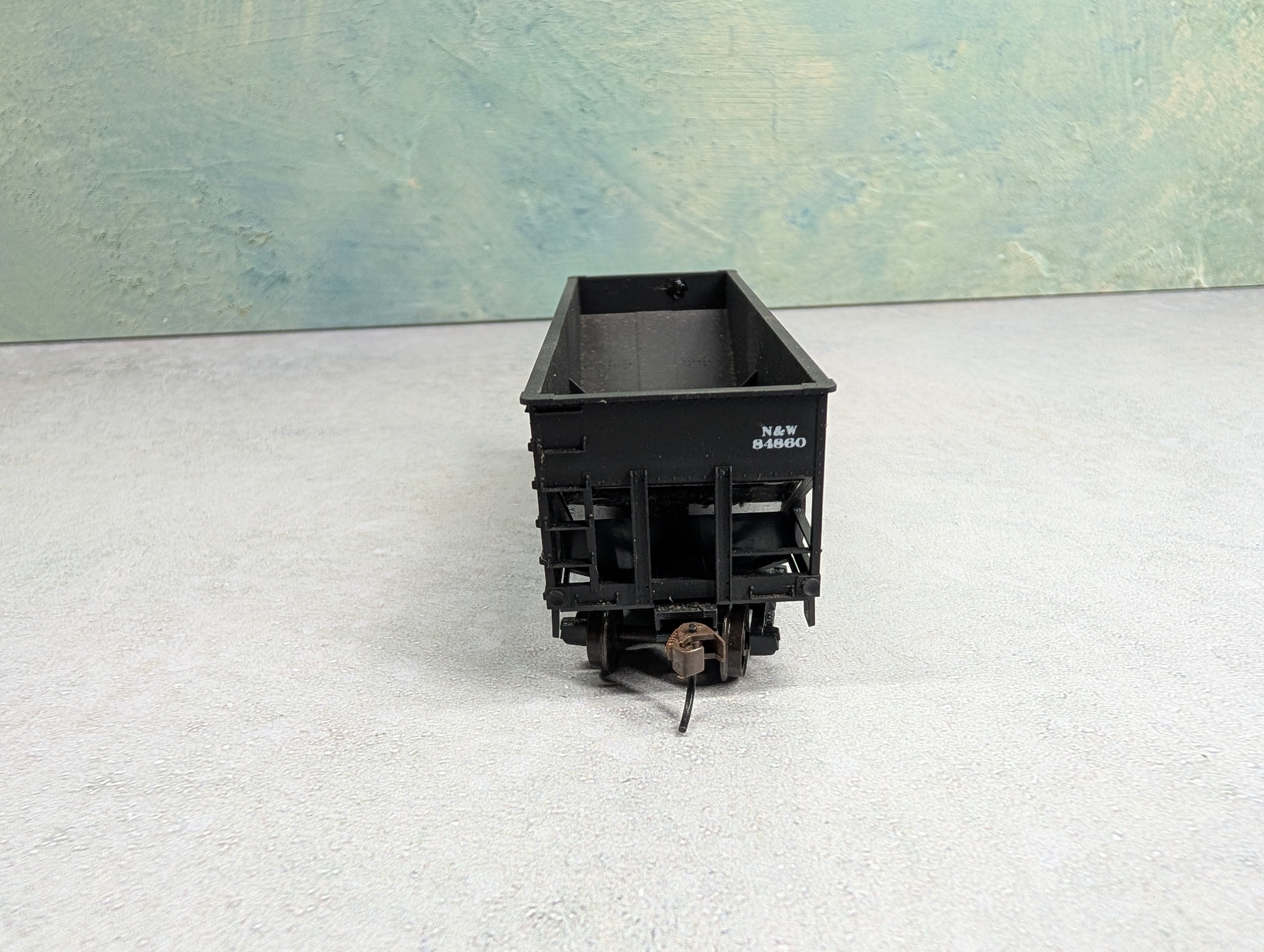 USED Accurail HO Scale 50 Ton 2 Bay Hopper Norfolk & Western N&W #84860