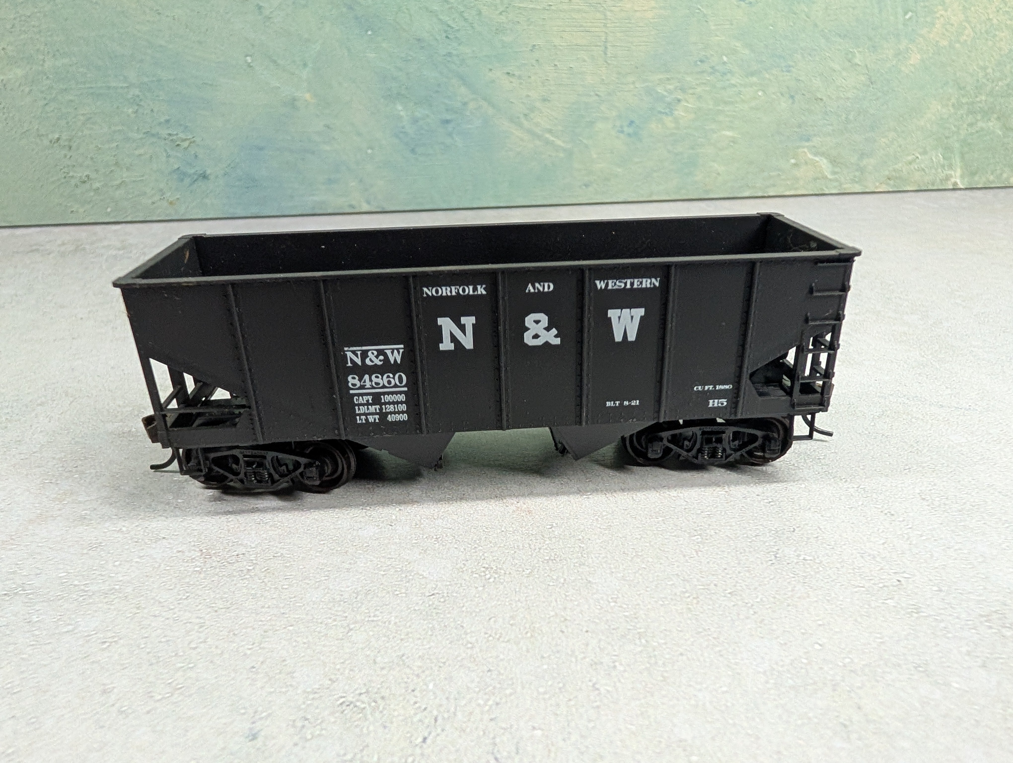 USED Accurail HO Scale 50 Ton 2 Bay Hopper Norfolk & Western N&W #84860