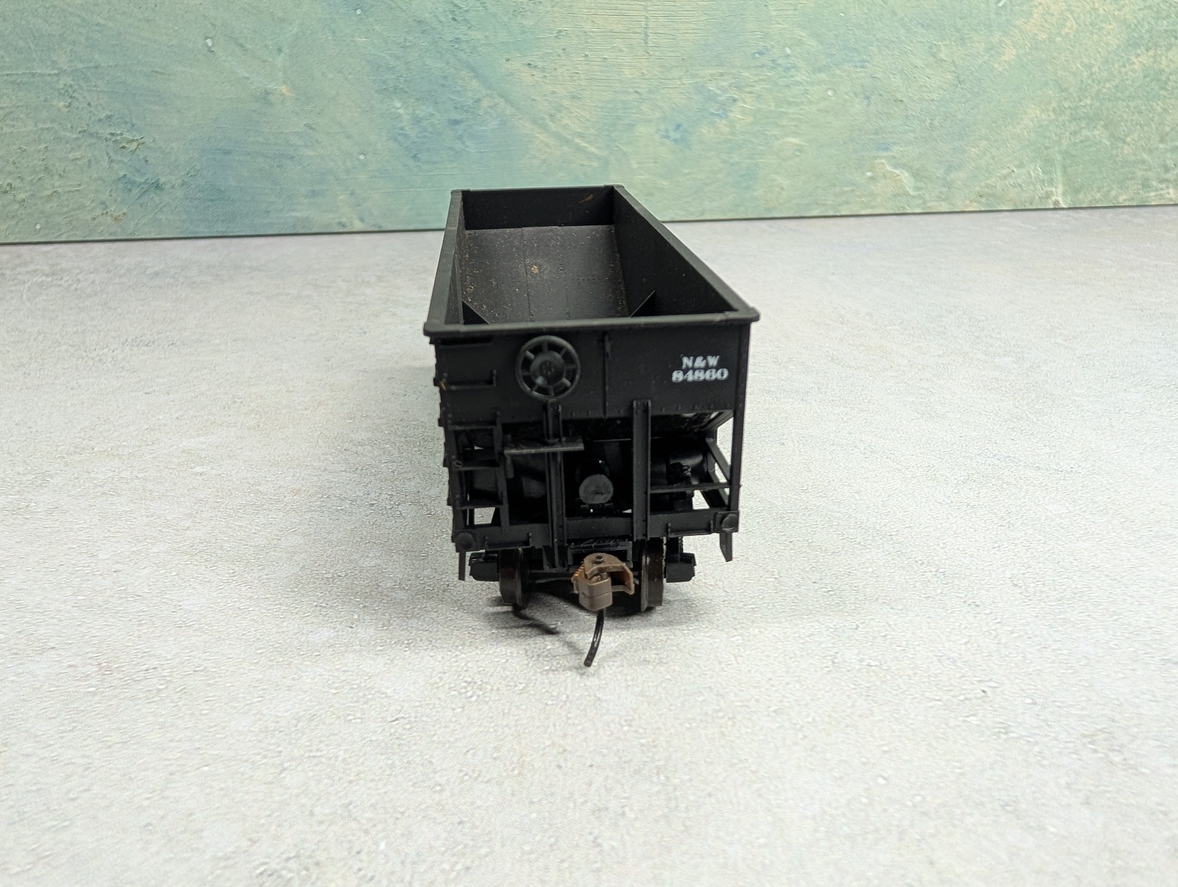 USED Accurail HO Scale 50 Ton 2 Bay Hopper Norfolk & Western N&W #84860