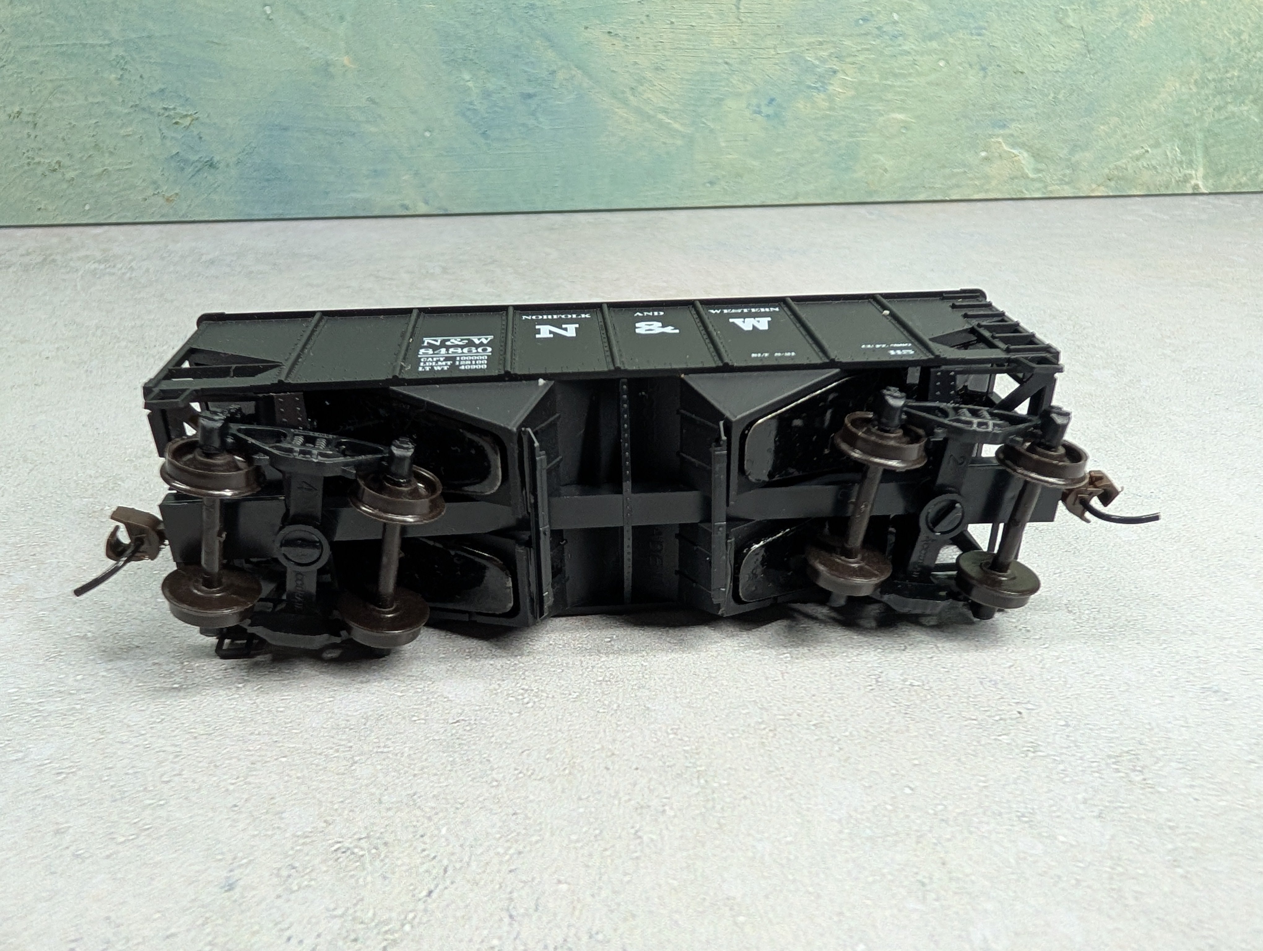USED Accurail HO Scale 50 Ton 2 Bay Hopper Norfolk & Western N&W #84860