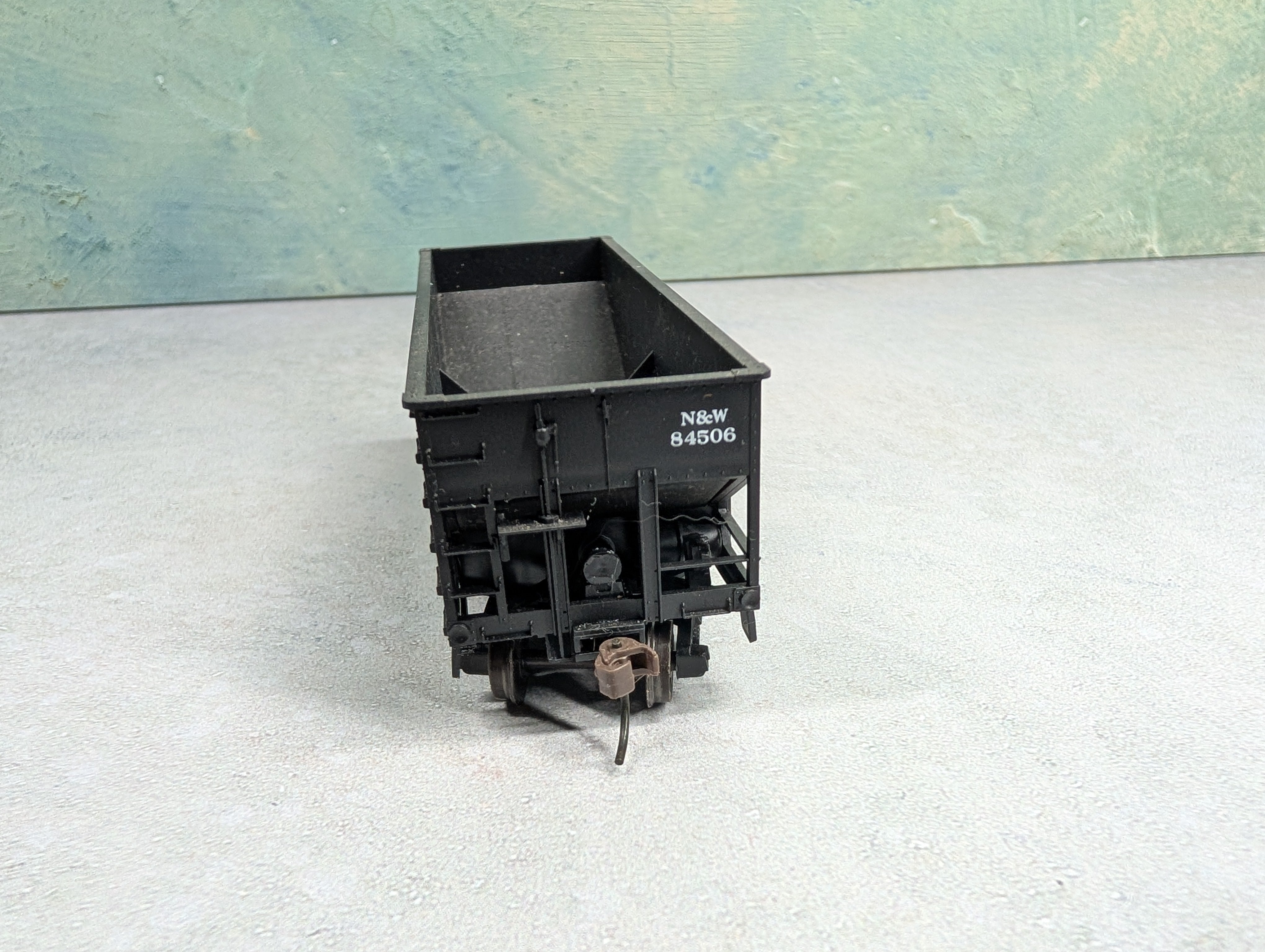 USED Accurail HO Scale 50 Ton 2 Bay Hopper Norfolk & Western N&W #84506