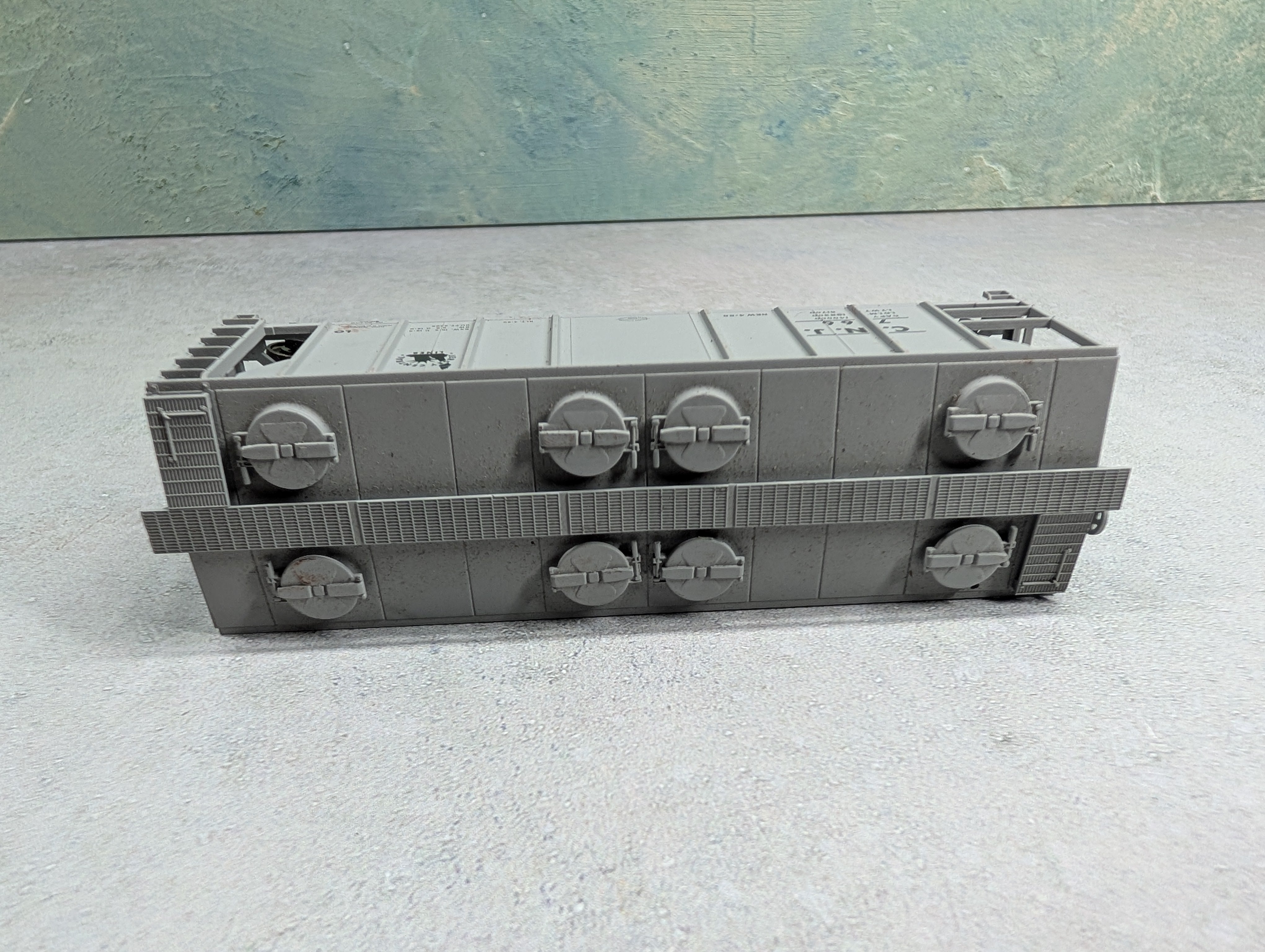 USED Atlas HO Scale 2 Bay Covered Hopper Jersey Central CNJ #766
