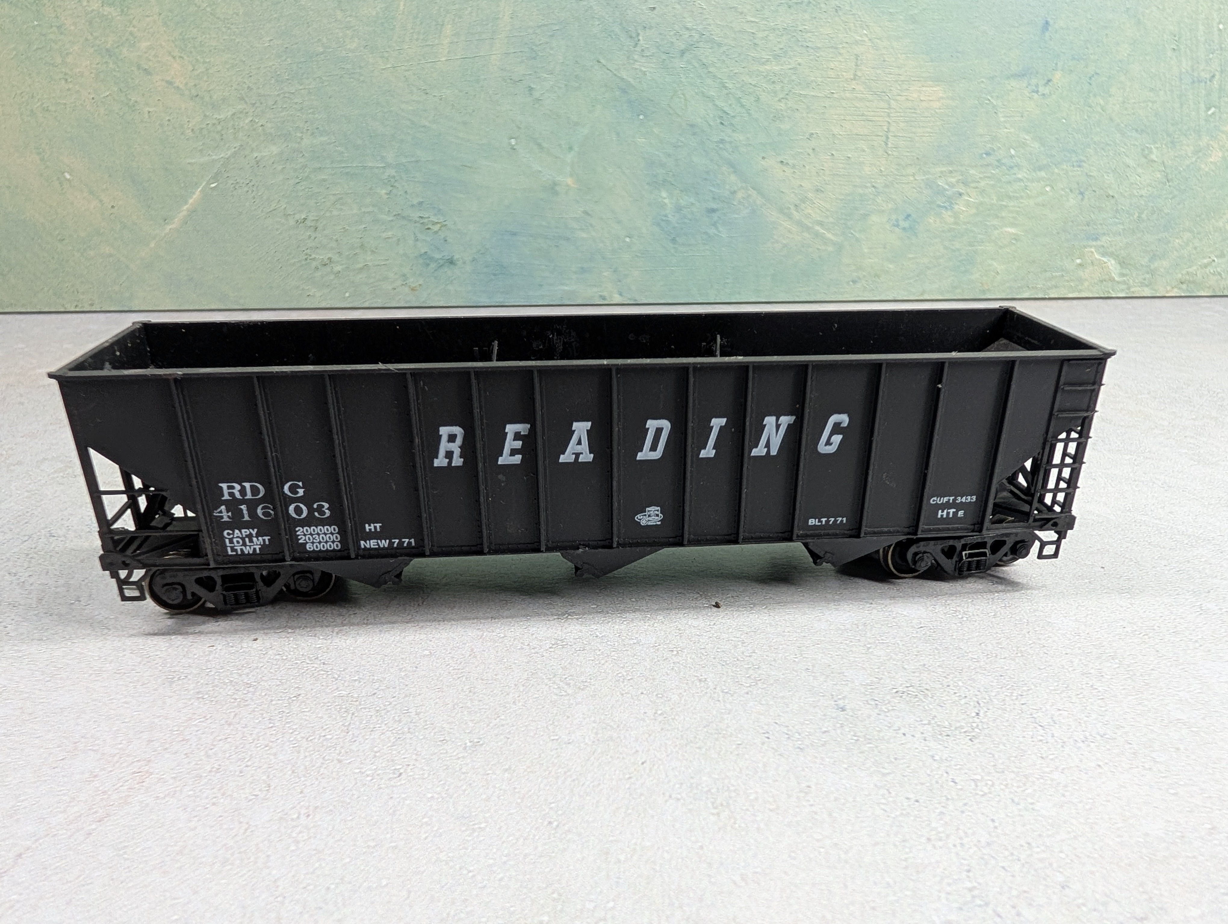 USED Bowser HO Scale 100 Ton 3 Bay Hopper Reading RDG #41603