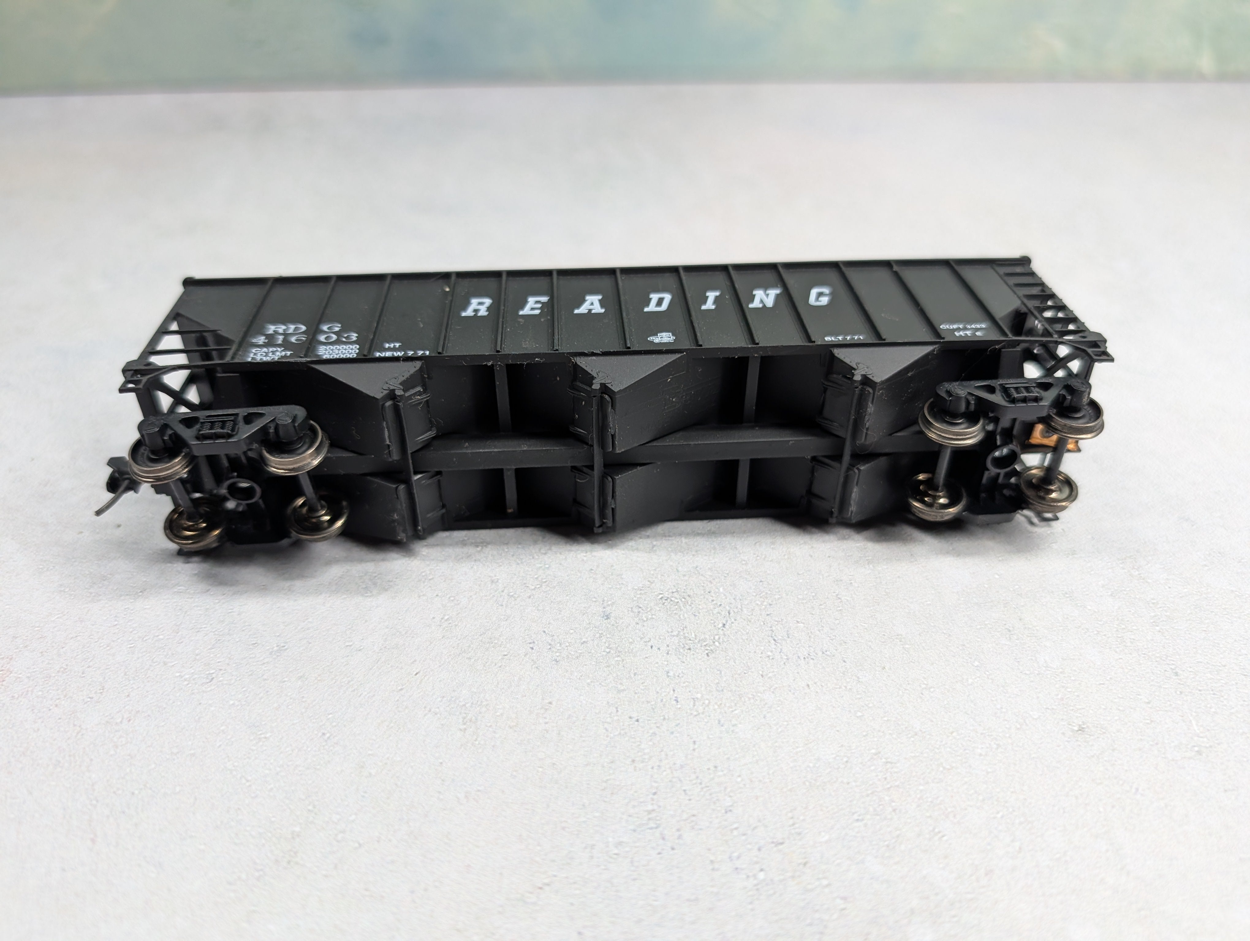 USED Bowser HO Scale 100 Ton 3 Bay Hopper Reading RDG #41603