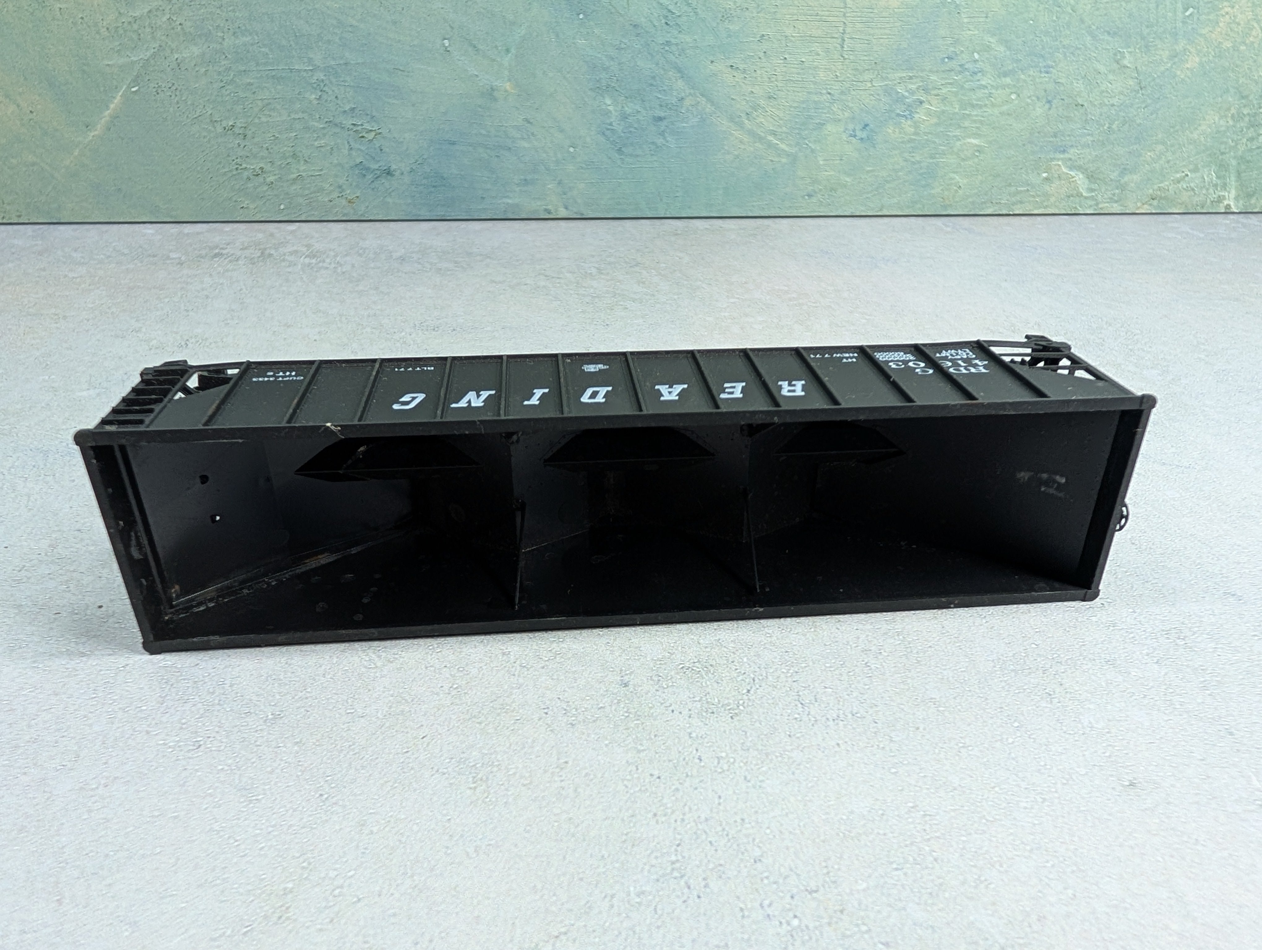 USED Bowser HO Scale 100 Ton 3 Bay Hopper Reading RDG #41603