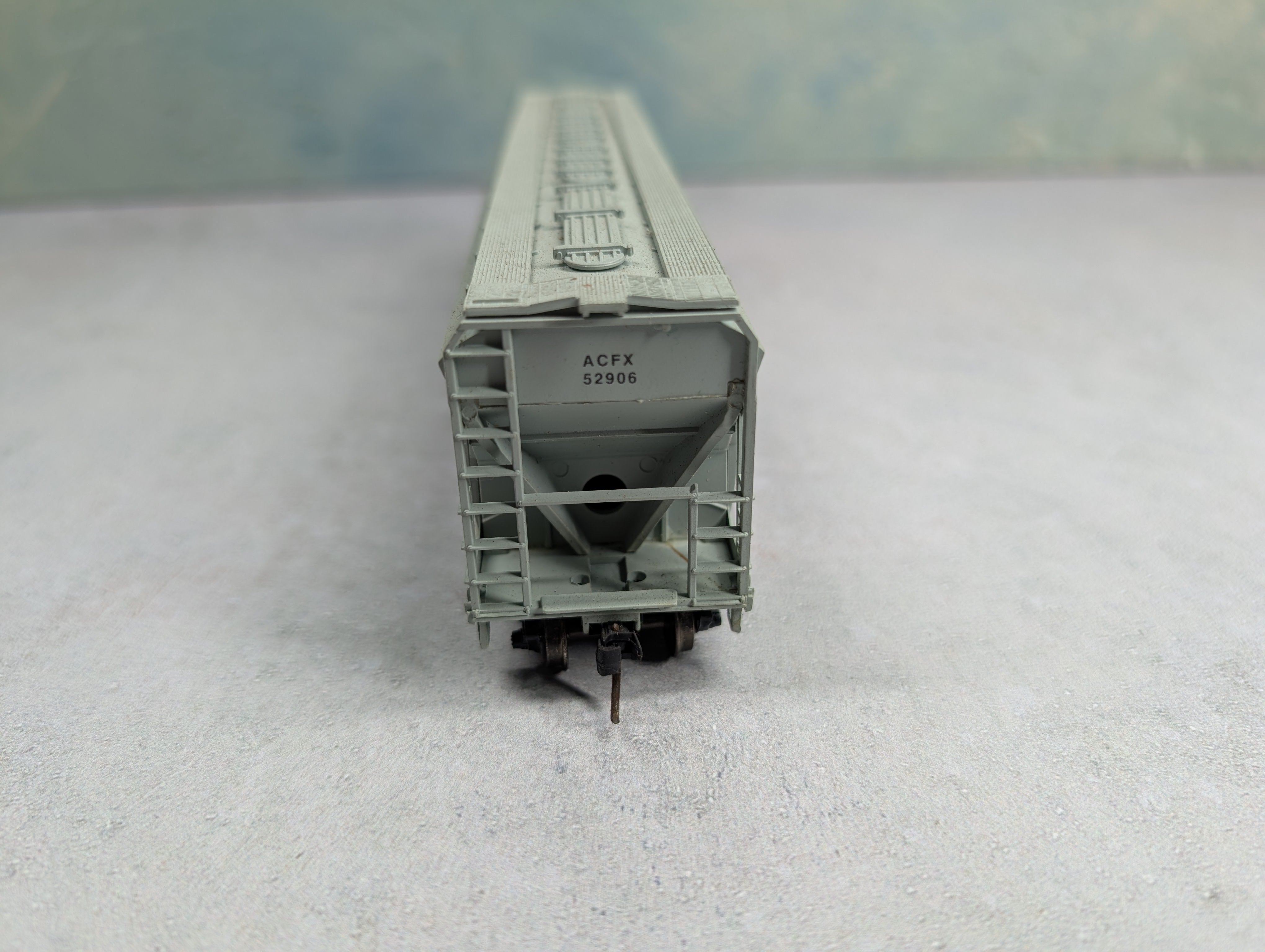 USED Athearn HO Scale ACF 4 Bay Covered Hopper Shippers Car Line ACFX #52906