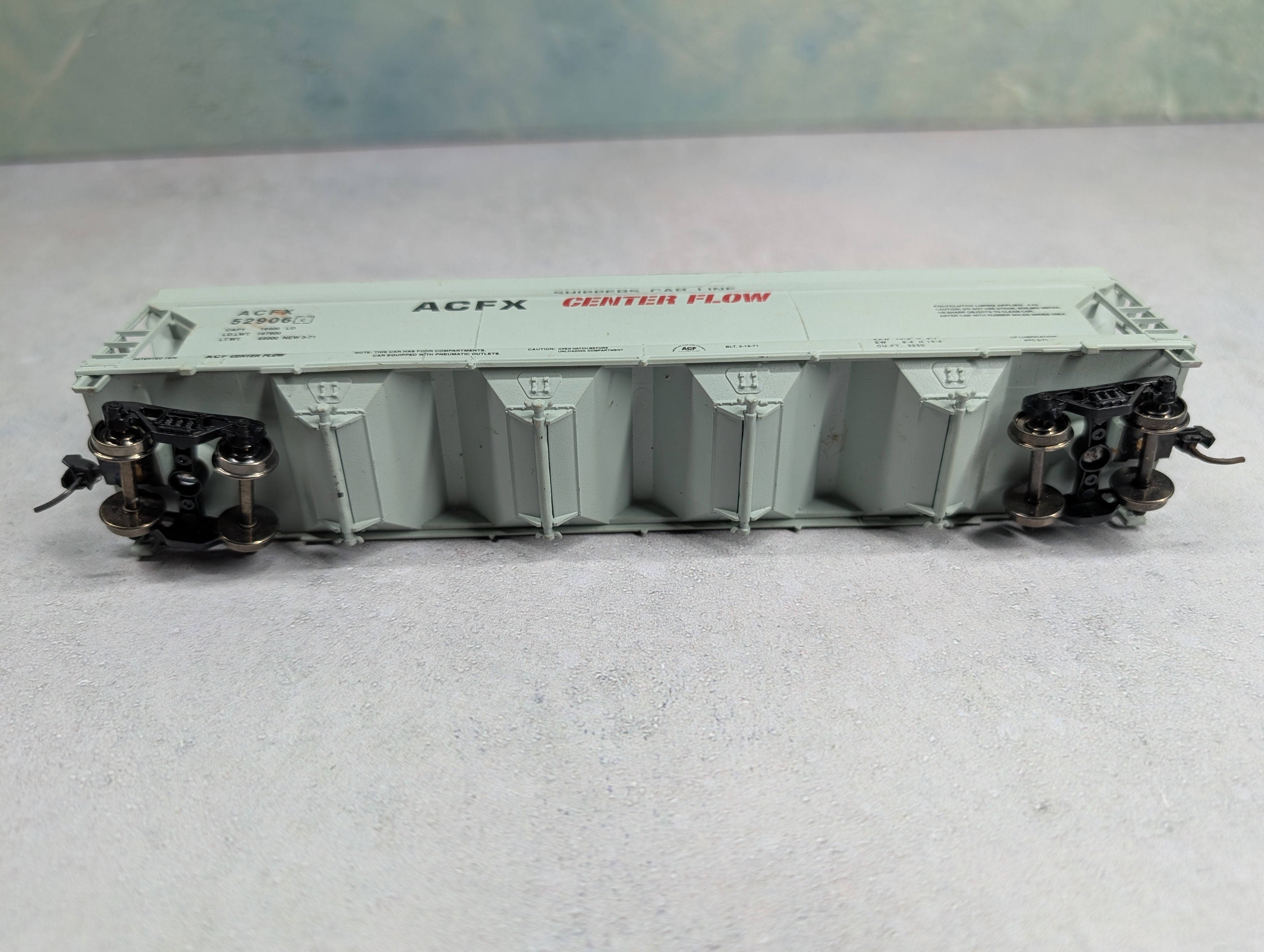 USED Athearn HO Scale ACF 4 Bay Covered Hopper Shippers Car Line ACFX #52906