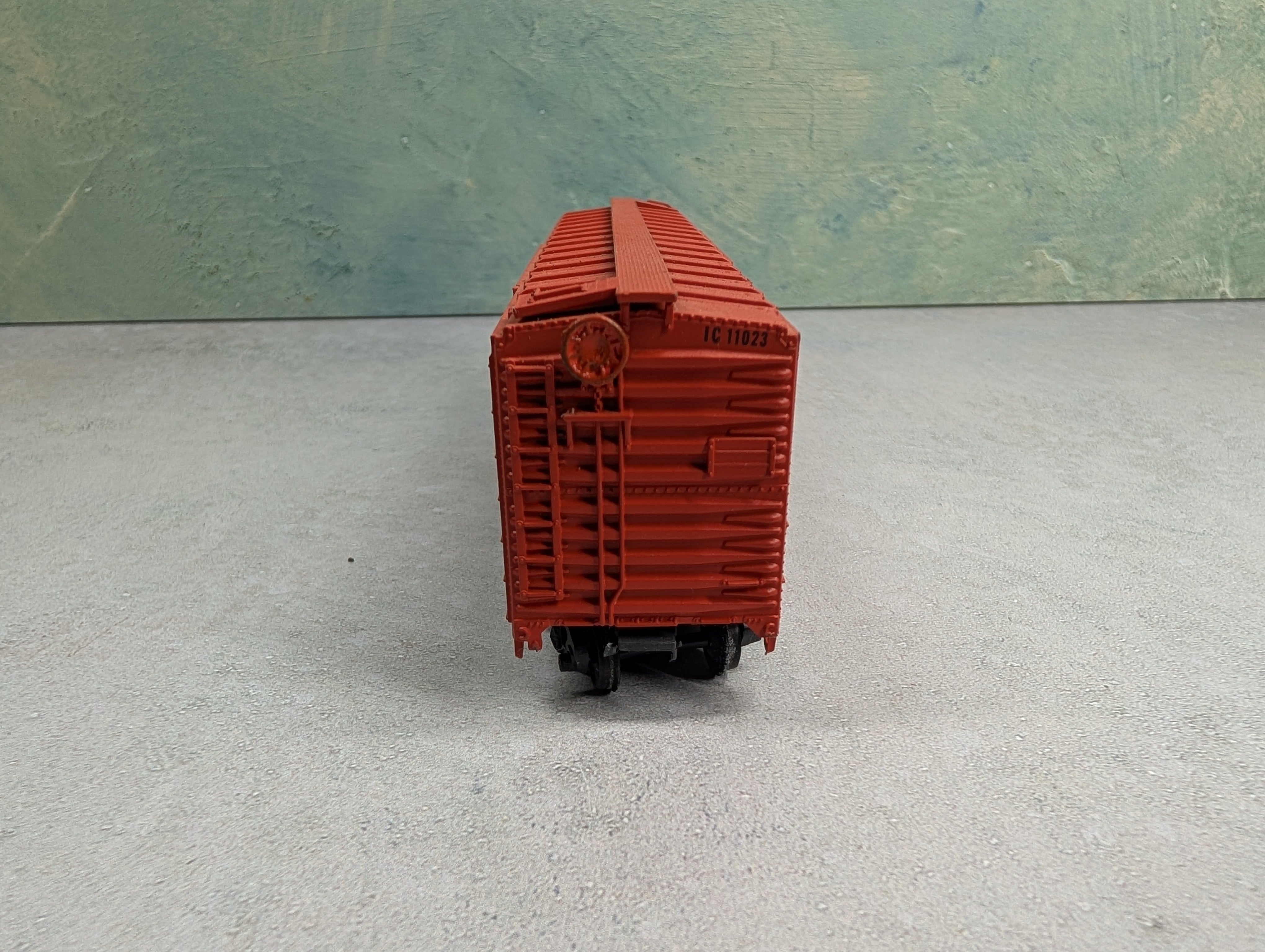 USED Athearn HO Scale 50' Box Car Illinois Central IC #11023
