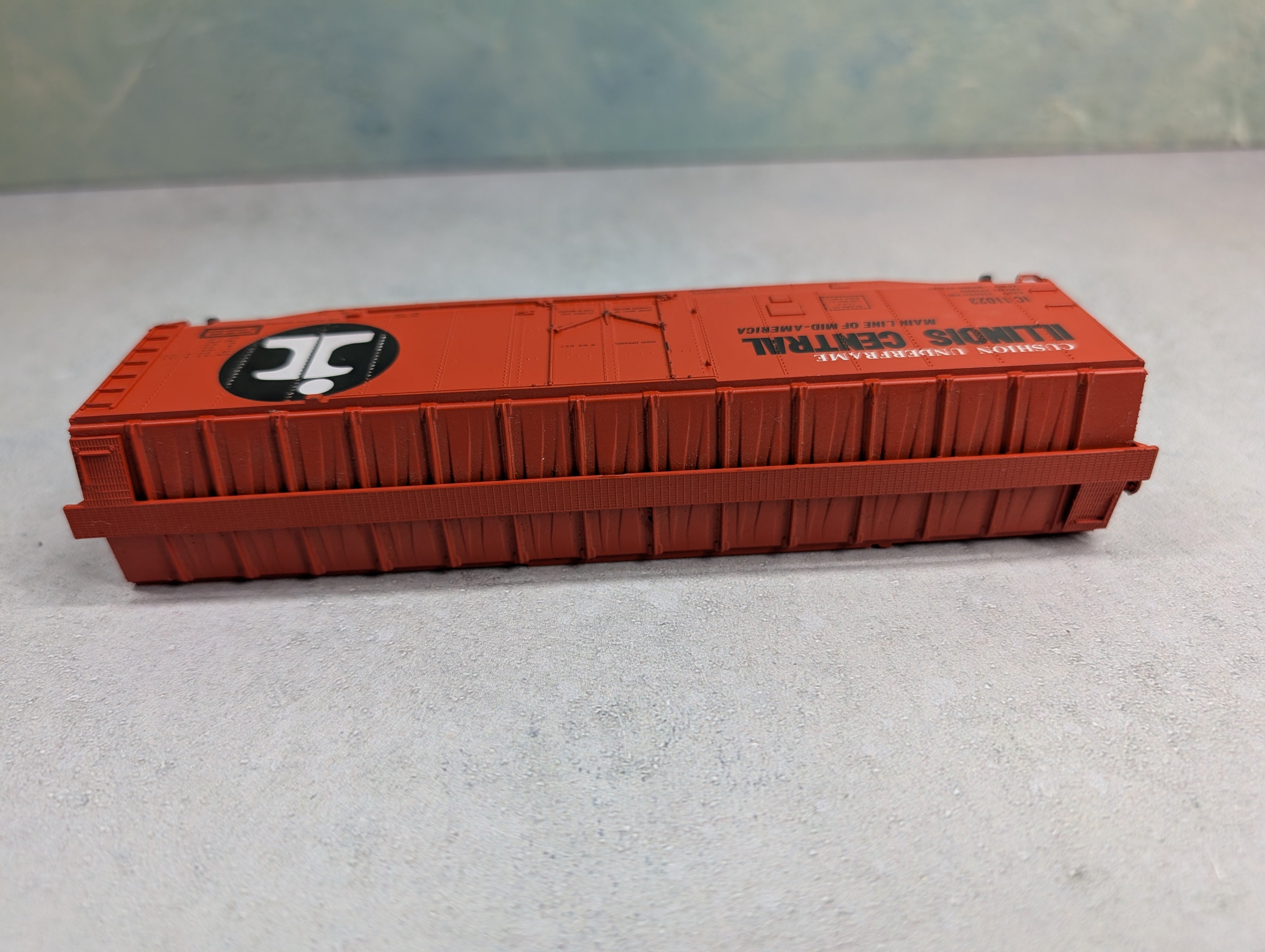USED Athearn HO Scale 50' Box Car Illinois Central IC #11023