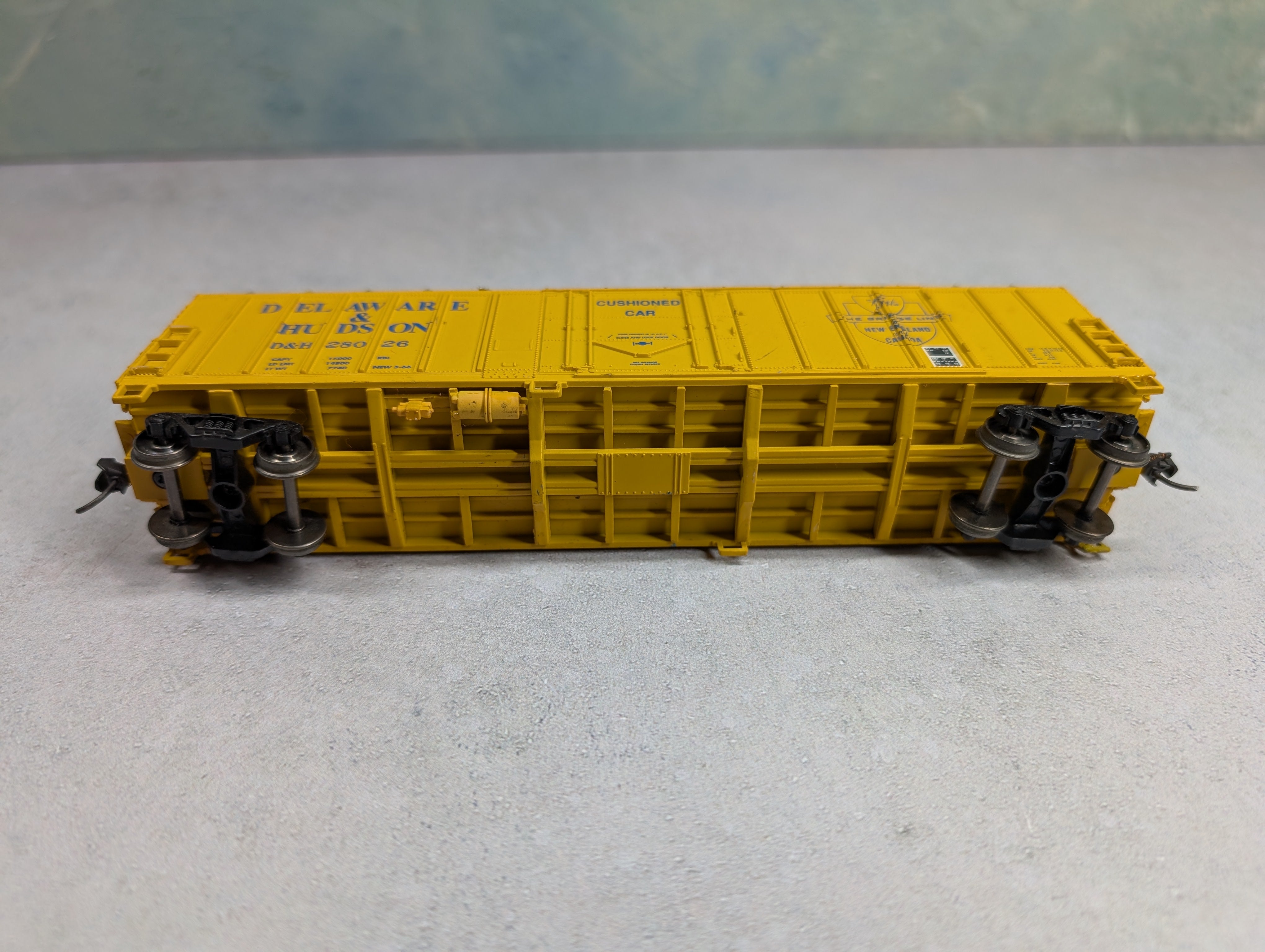 USED Walthers HO Scale 50' Box Car Delaware and Hudson D&H #28026