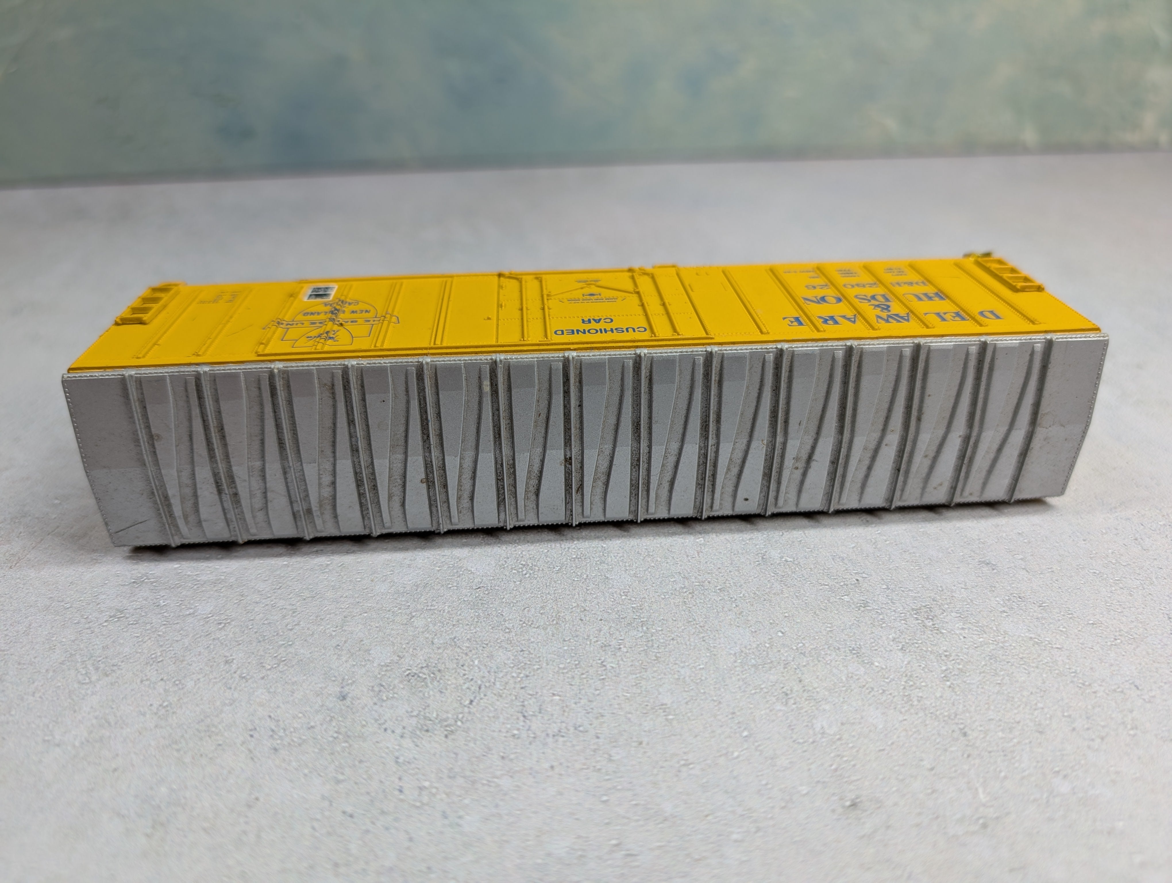 USED Walthers HO Scale 50' Box Car Delaware and Hudson D&H #28026