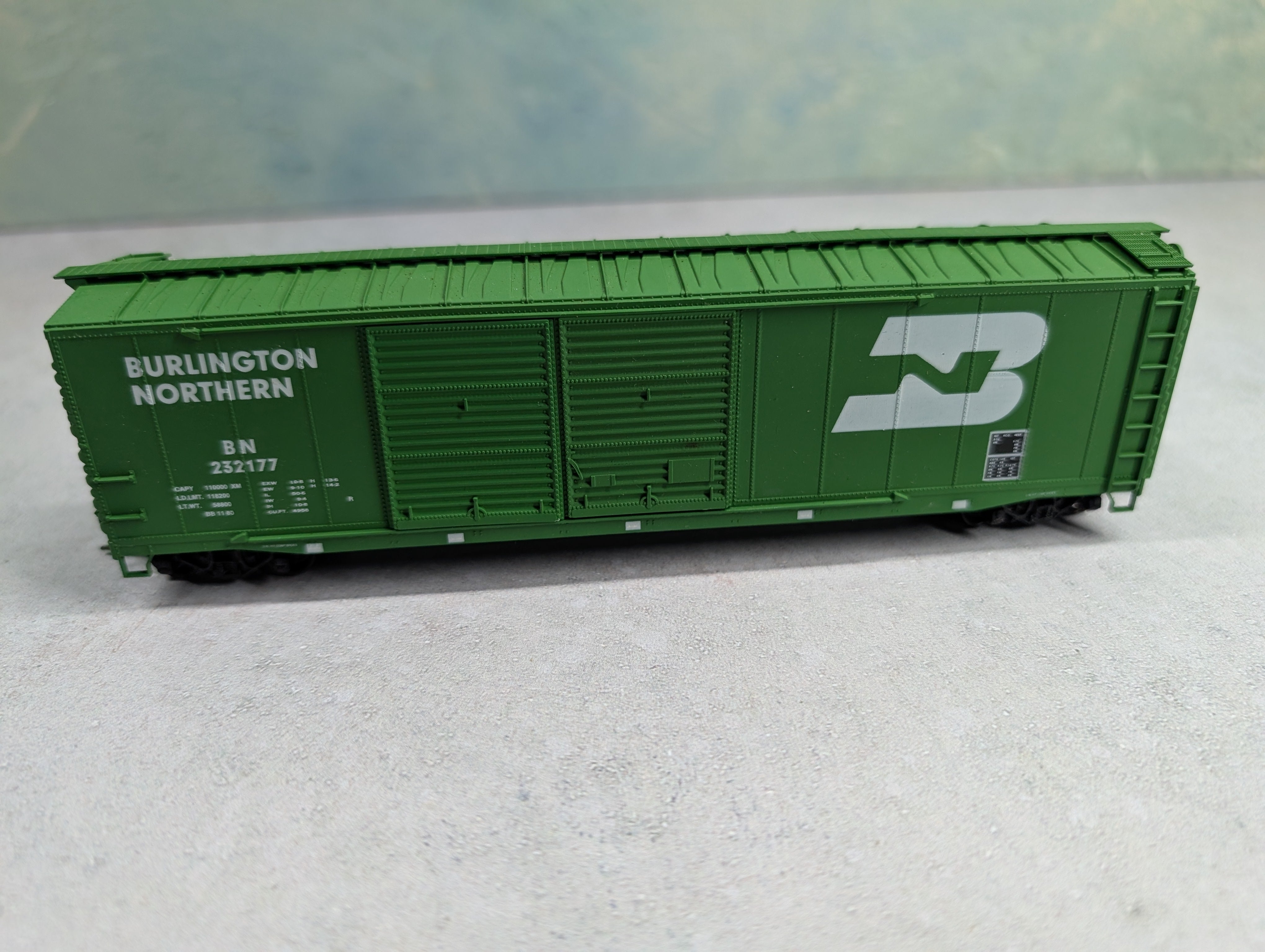 USED Accurail HO Scale 50' DD Box Car Burlington Northern BN #232177