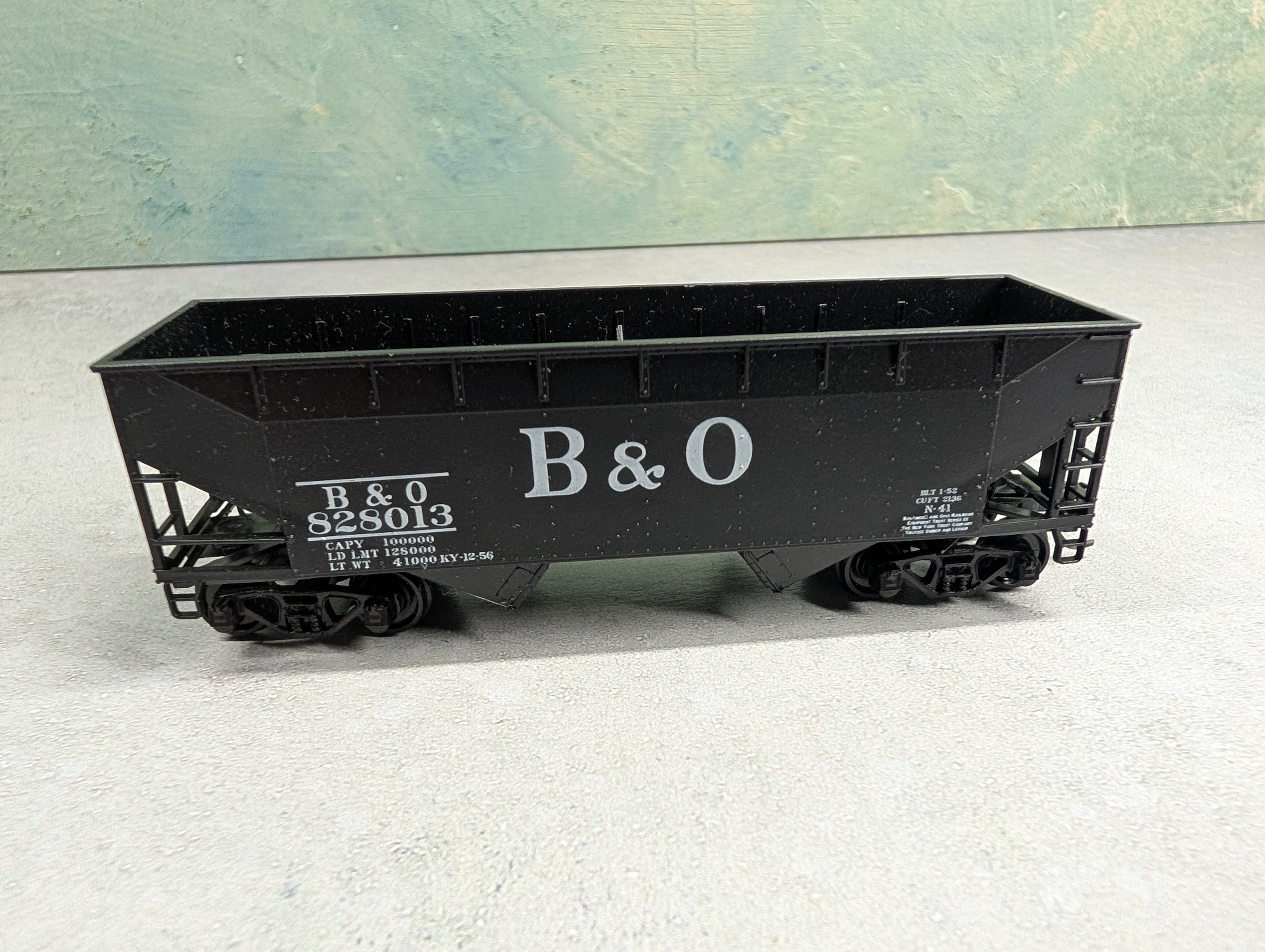 USED Athearn HO Scale 2 Bay Open Hopper Baltimore and Ohio B&O #828013