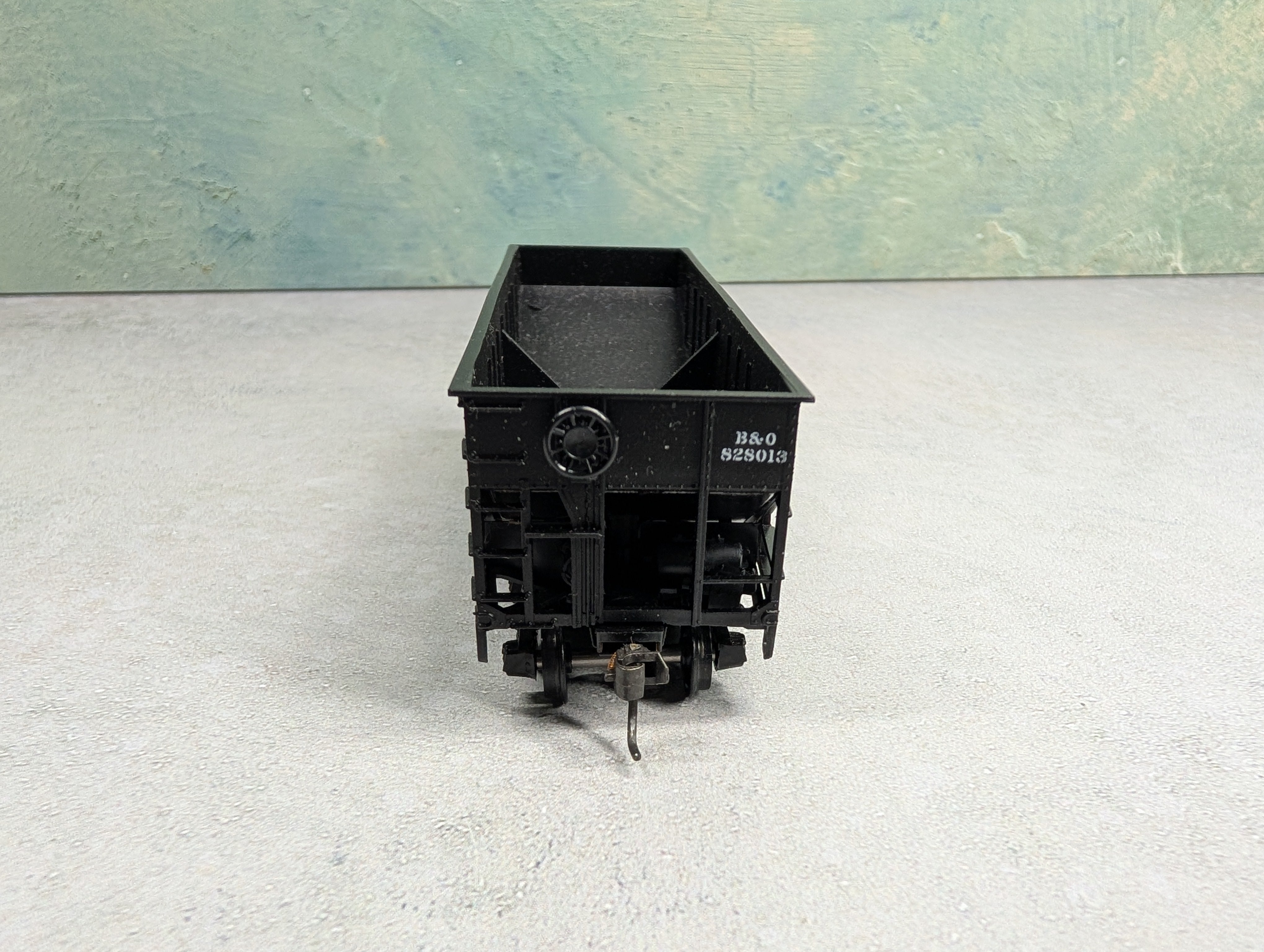 USED Athearn HO Scale 2 Bay Open Hopper Baltimore and Ohio B&O #828013