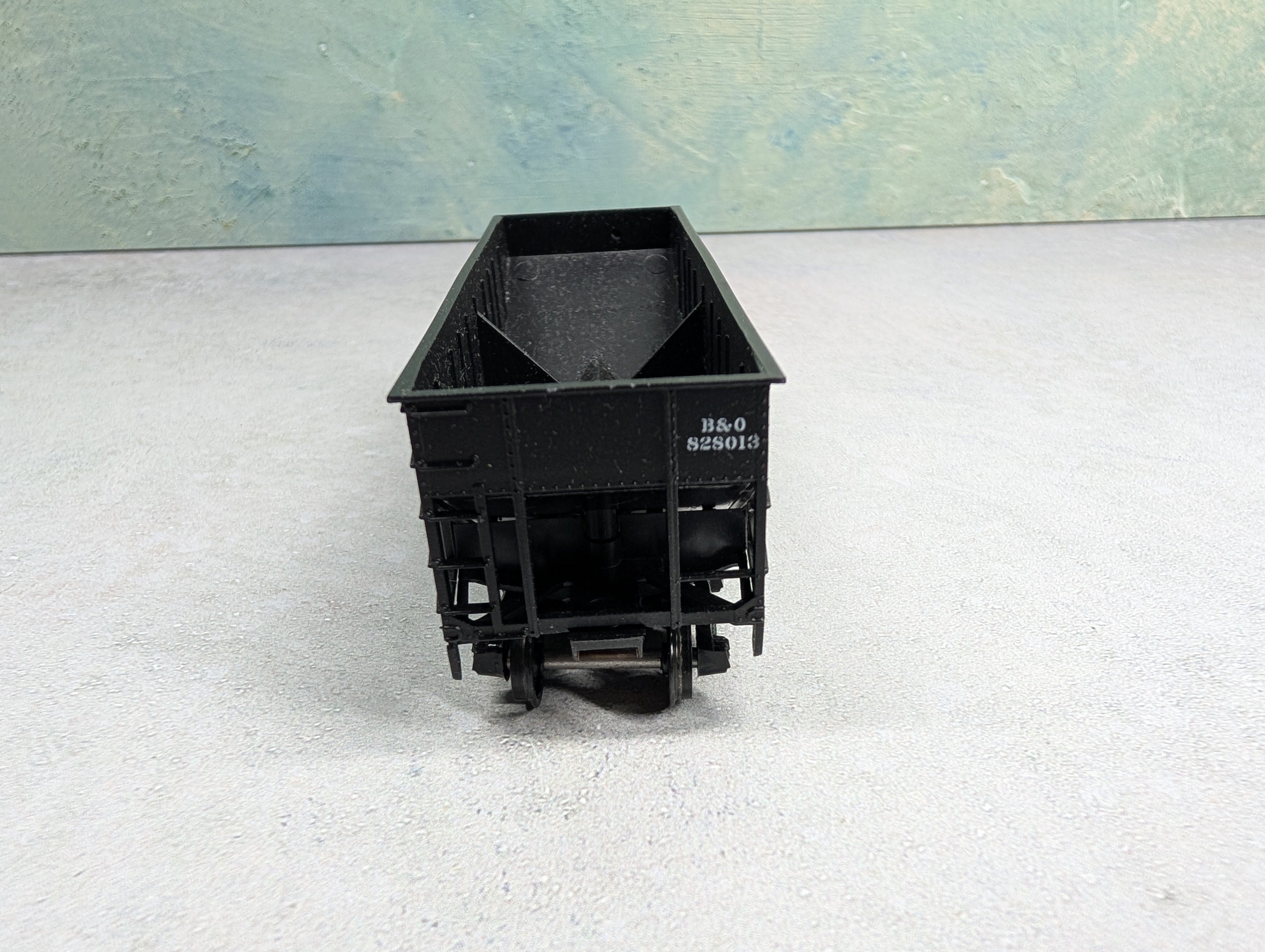 USED Athearn HO Scale 2 Bay Open Hopper Baltimore and Ohio B&O #828013