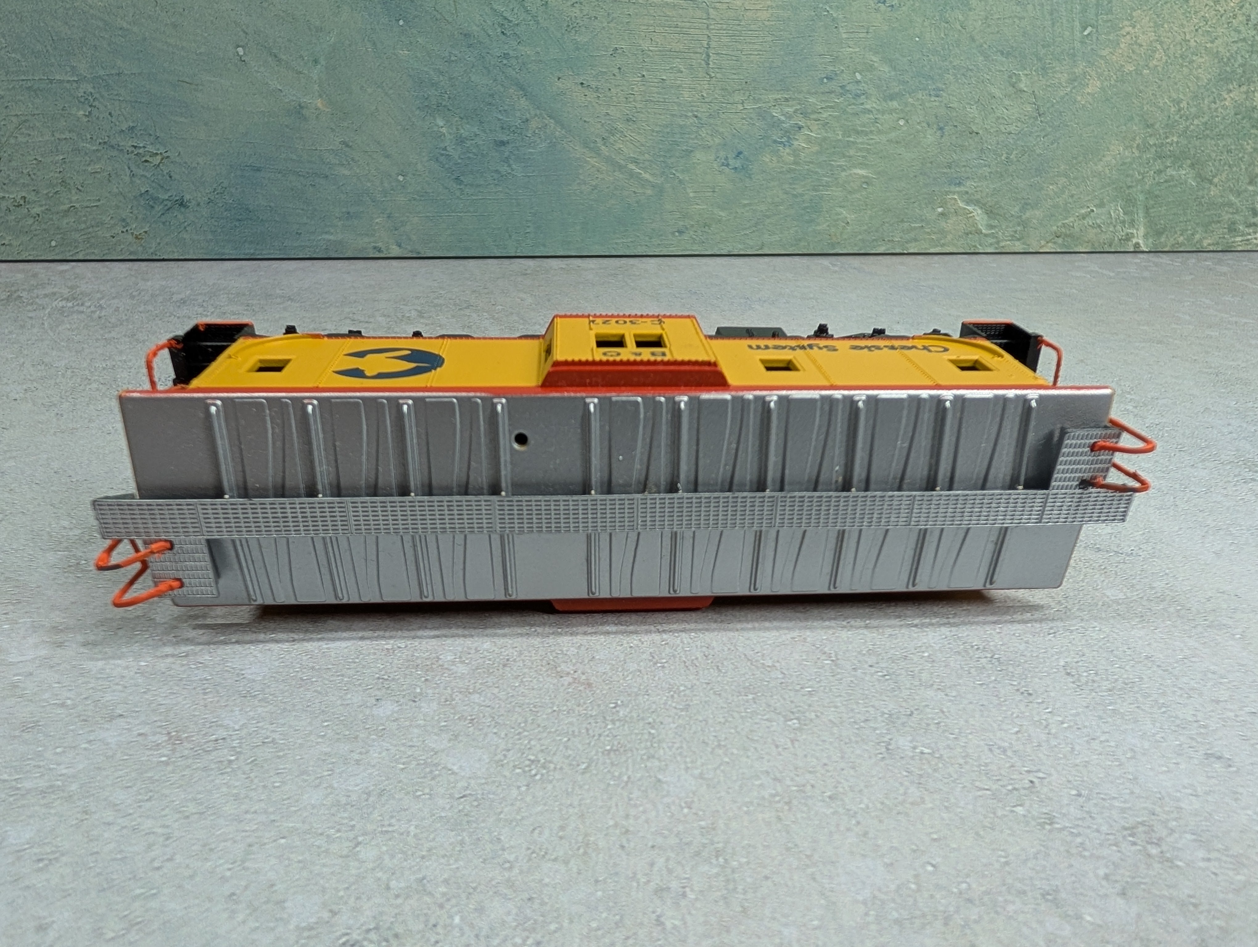 USED Athearn HO Scale Bay Window Caboose Chessie System B&O #C-3027