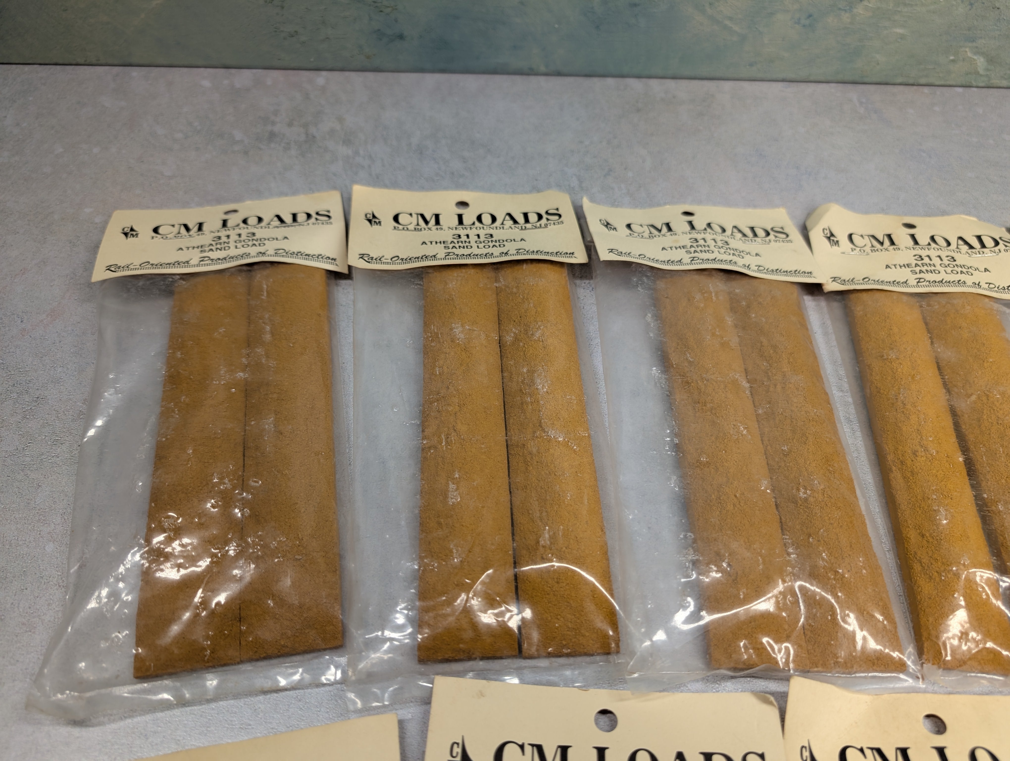 CM Loads 3113 HO Scale Sand Loads for Athearn Gondola (18 pcs)