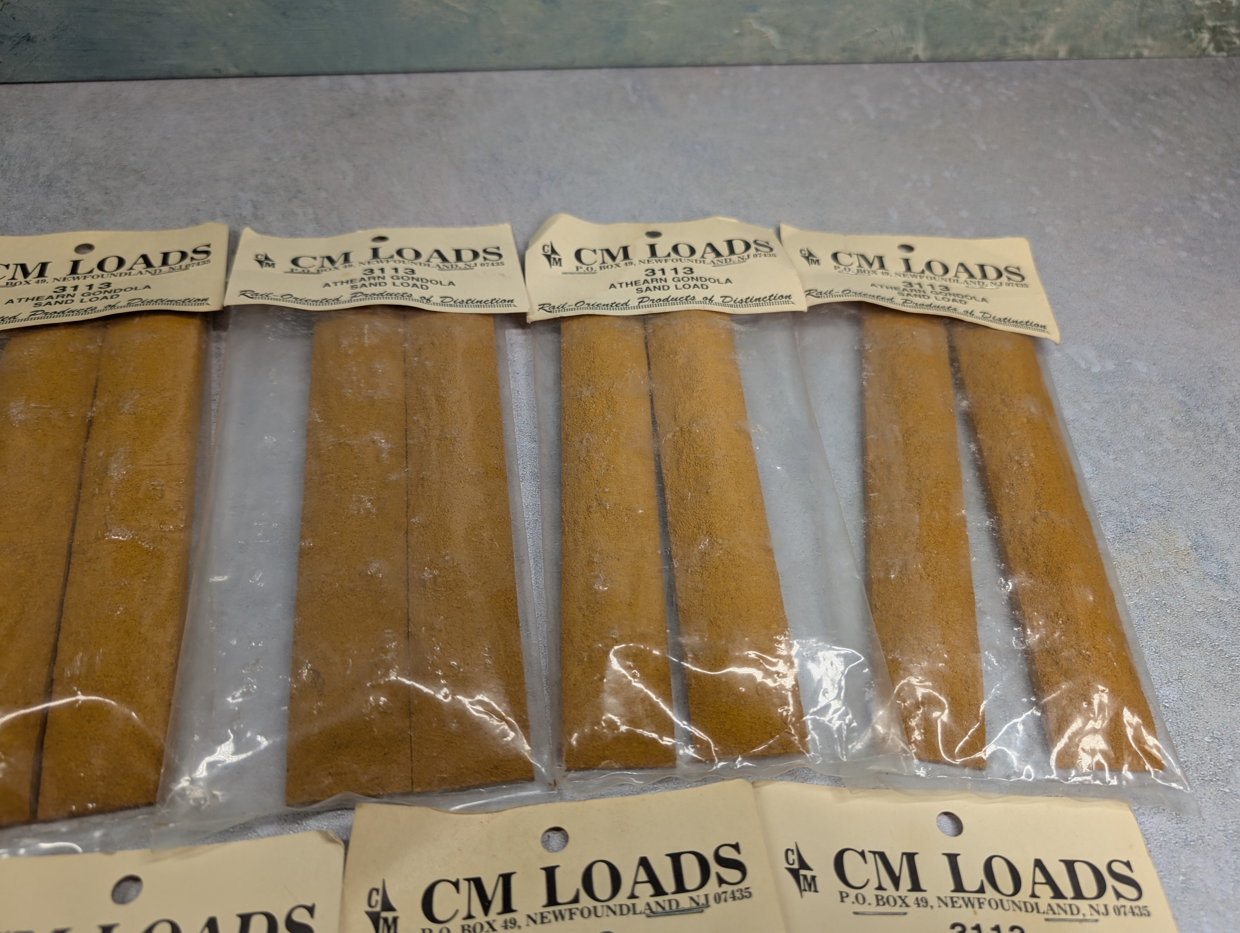 CM Loads 3113 HO Scale Sand Loads for Athearn Gondola (18 pcs)