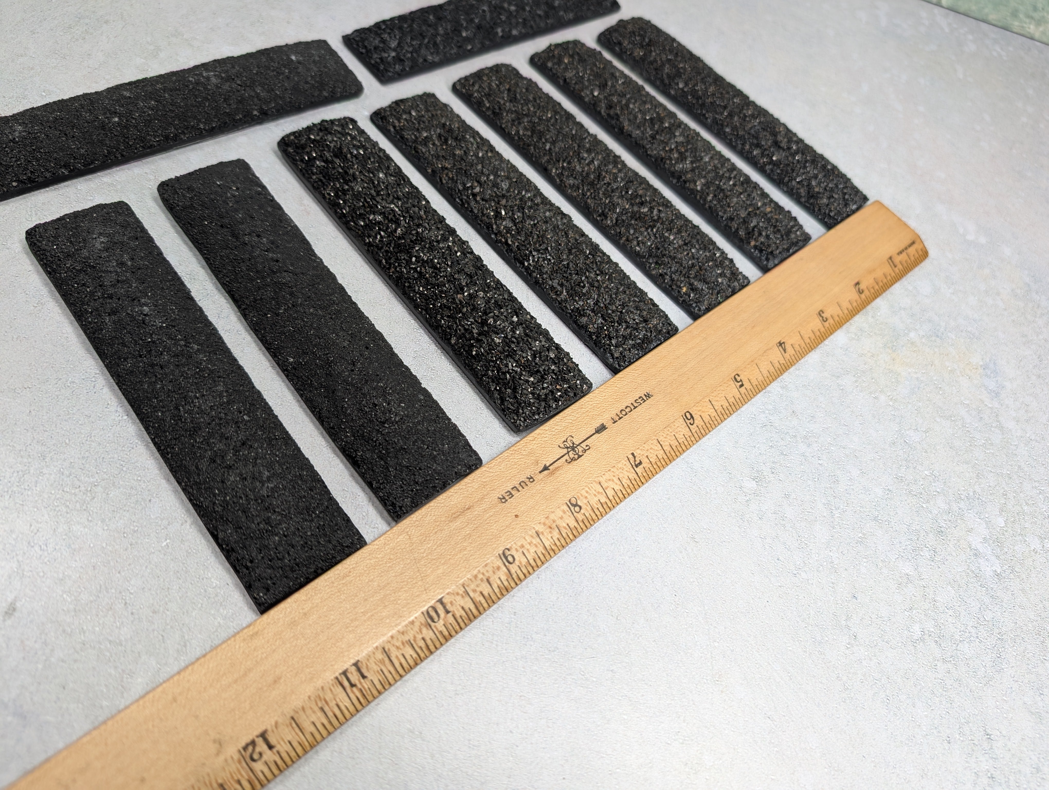 USED HO Scale Lot of Coal Loads (9 pcs)