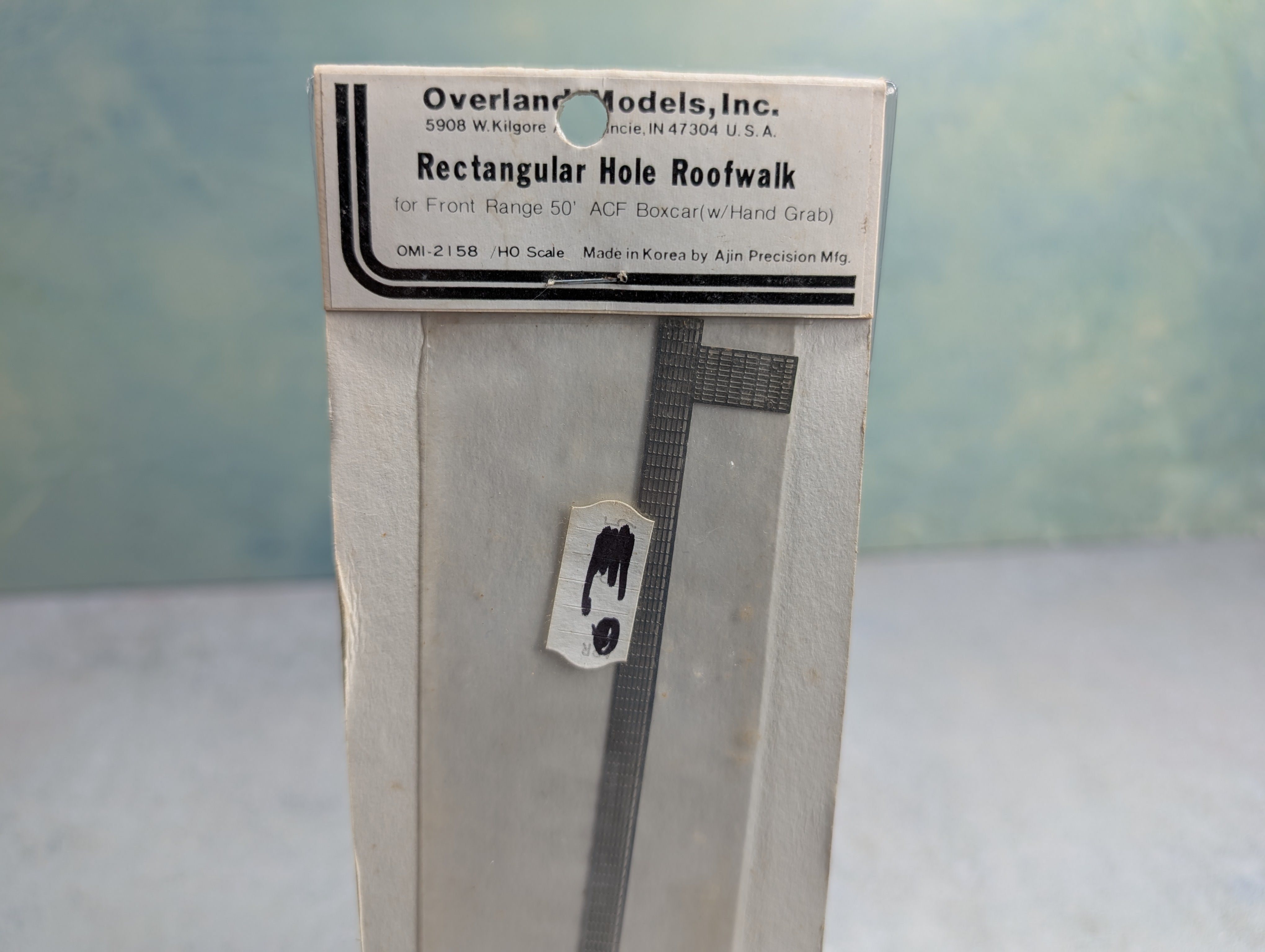 Overland Models 2158 HO Scale Rectangular Hole Roofwalk for Front Range 50' ACF Box Car w/ Hand Grabs (1 pc)