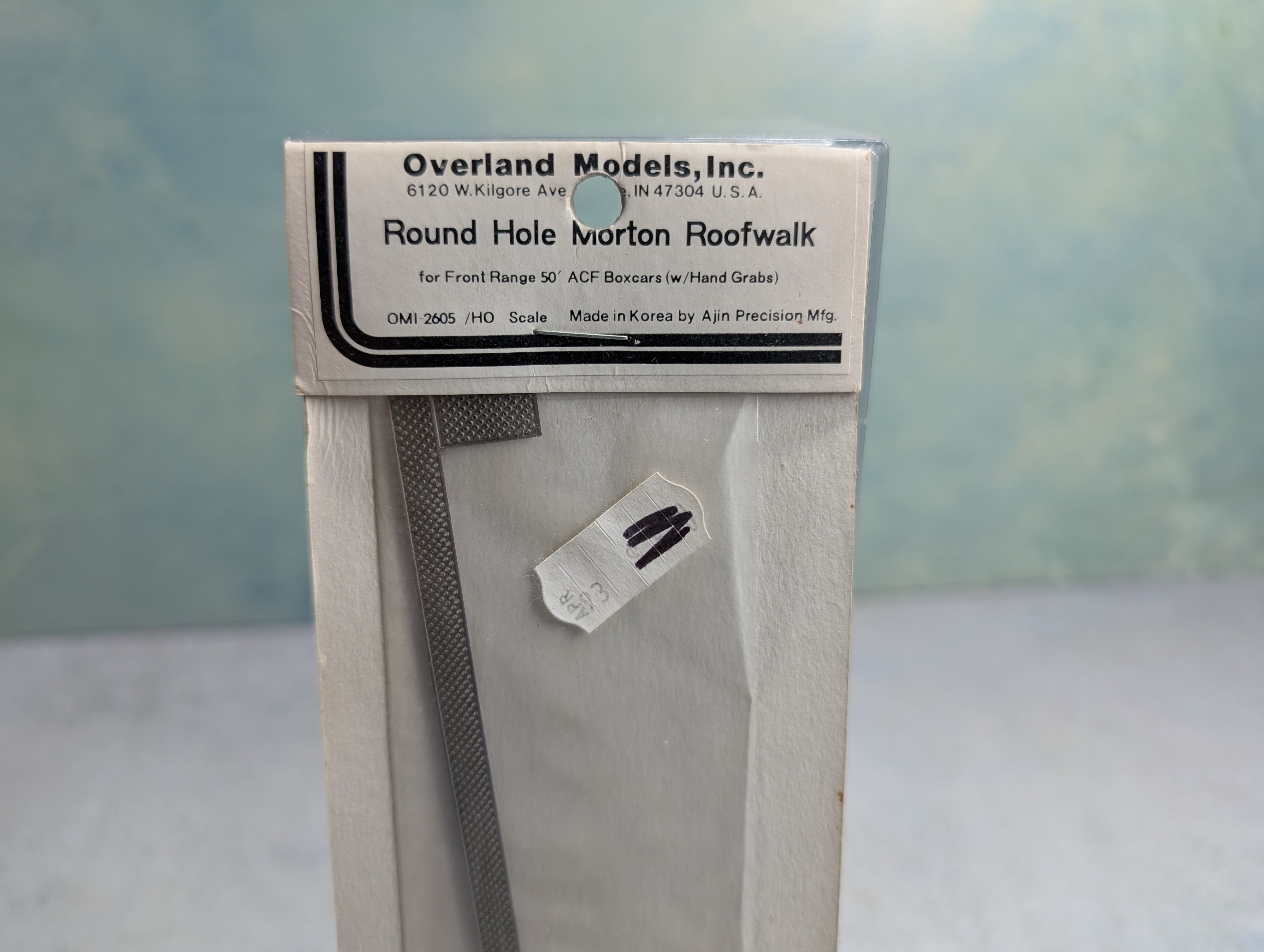 Overland Models 2605 HO Scale Round Hole Morton Roofwalk for Front Range 50' ACF Box Car w/ Hand Grabs (1 pc)