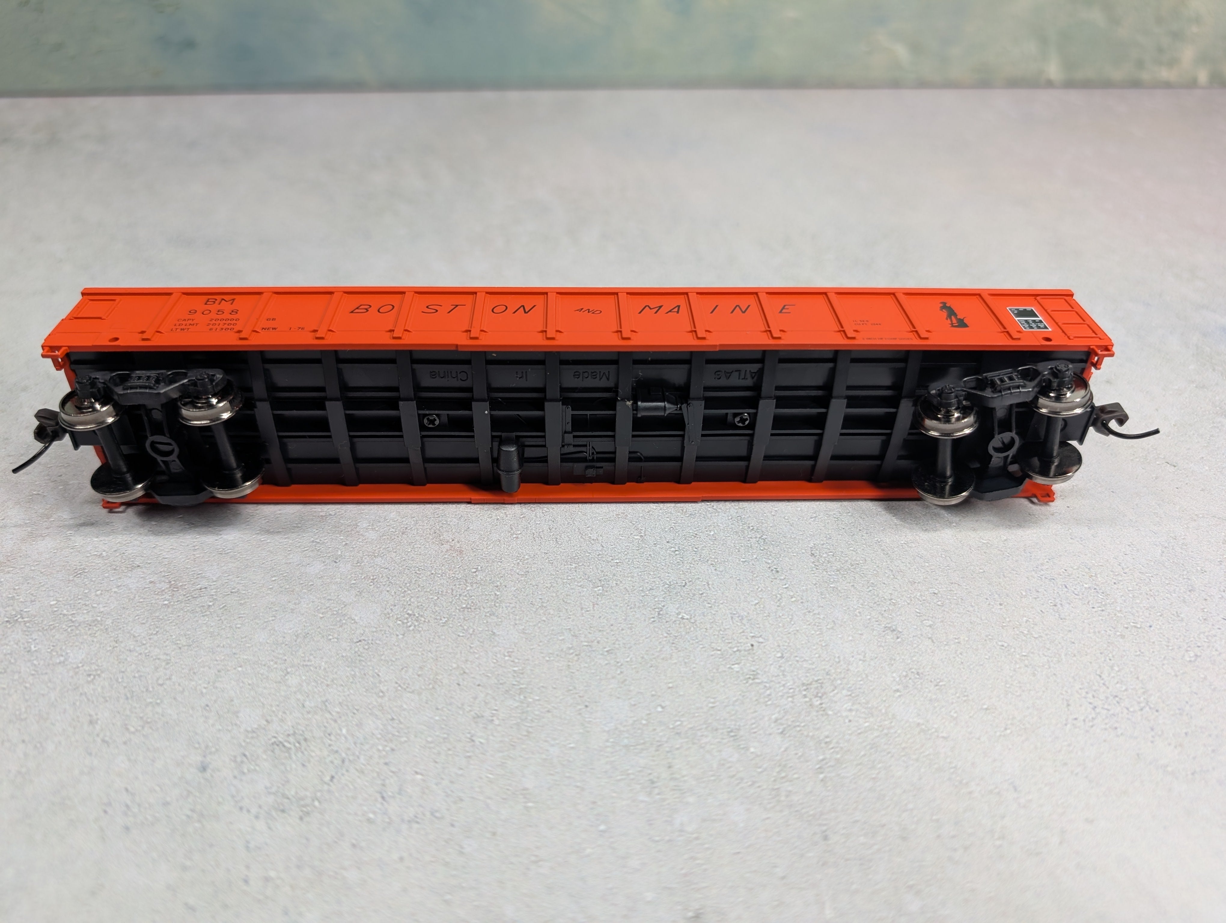 USED Atlas HO Scale 53' Gondola Boston and Maine BM #9058