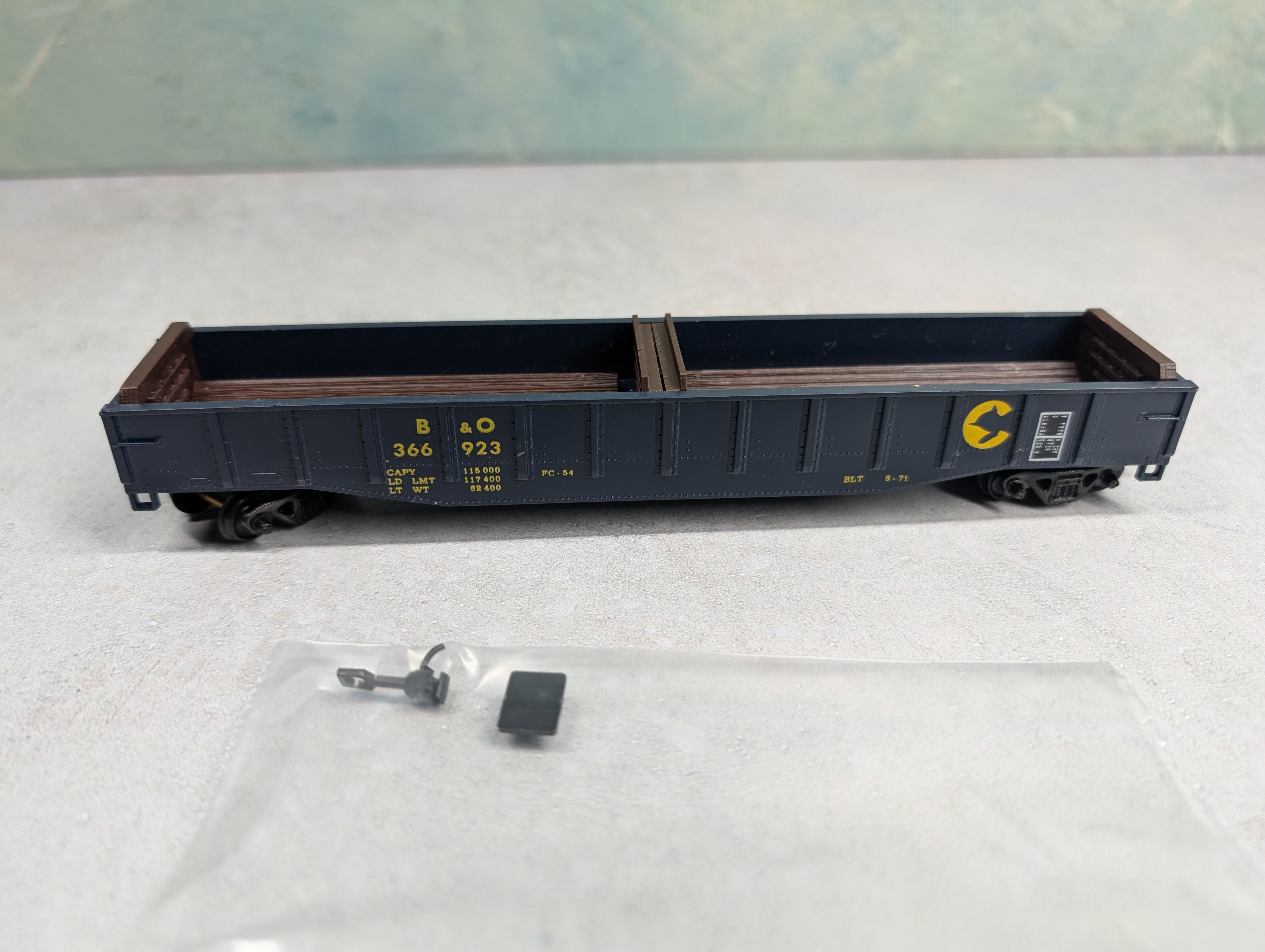 USED Walthers HO Scale 53' Gondola Chessie System B&O #366923
