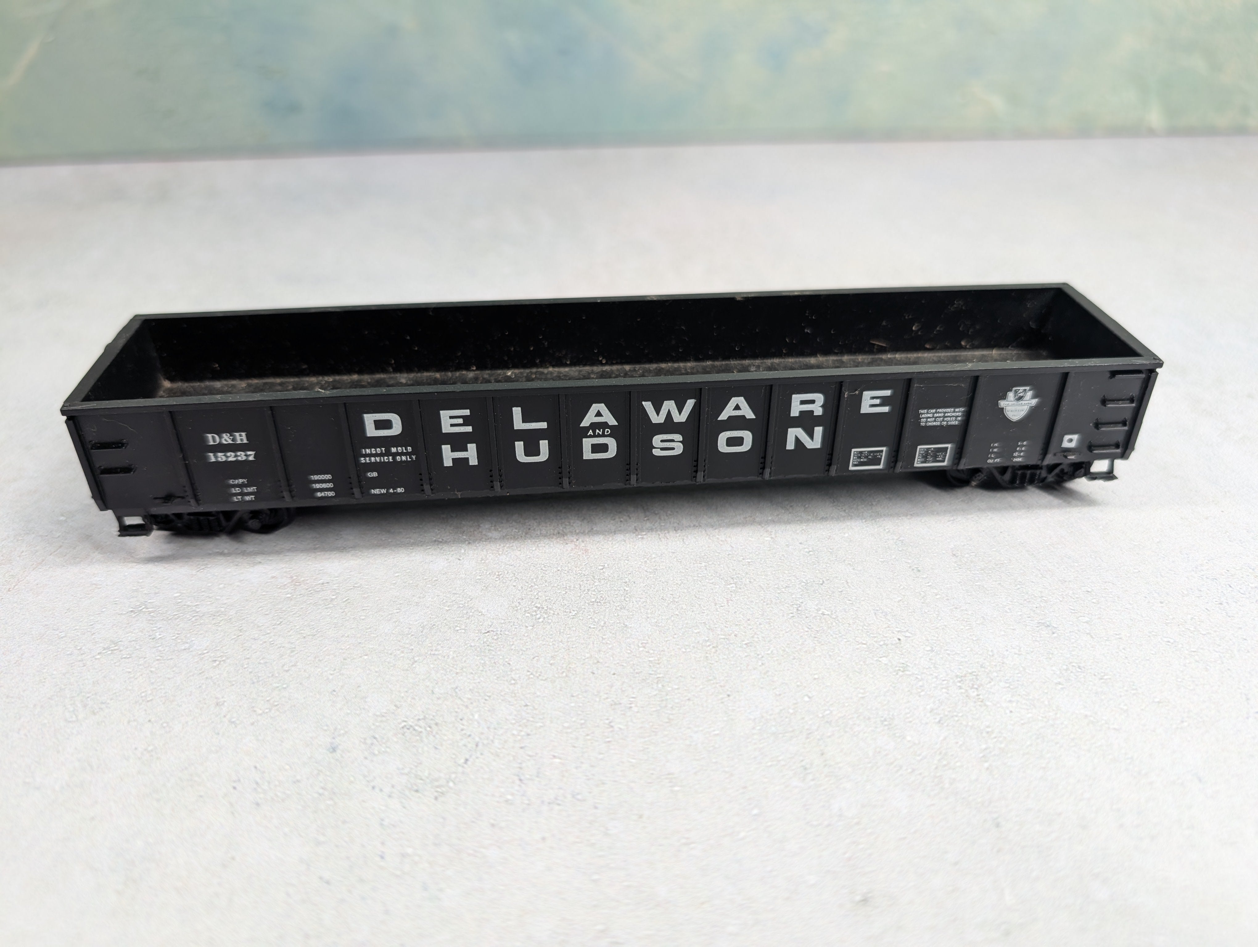 USED Roundhouse HO Scale 52' Gondola Delaware and Hudson D&H #15237