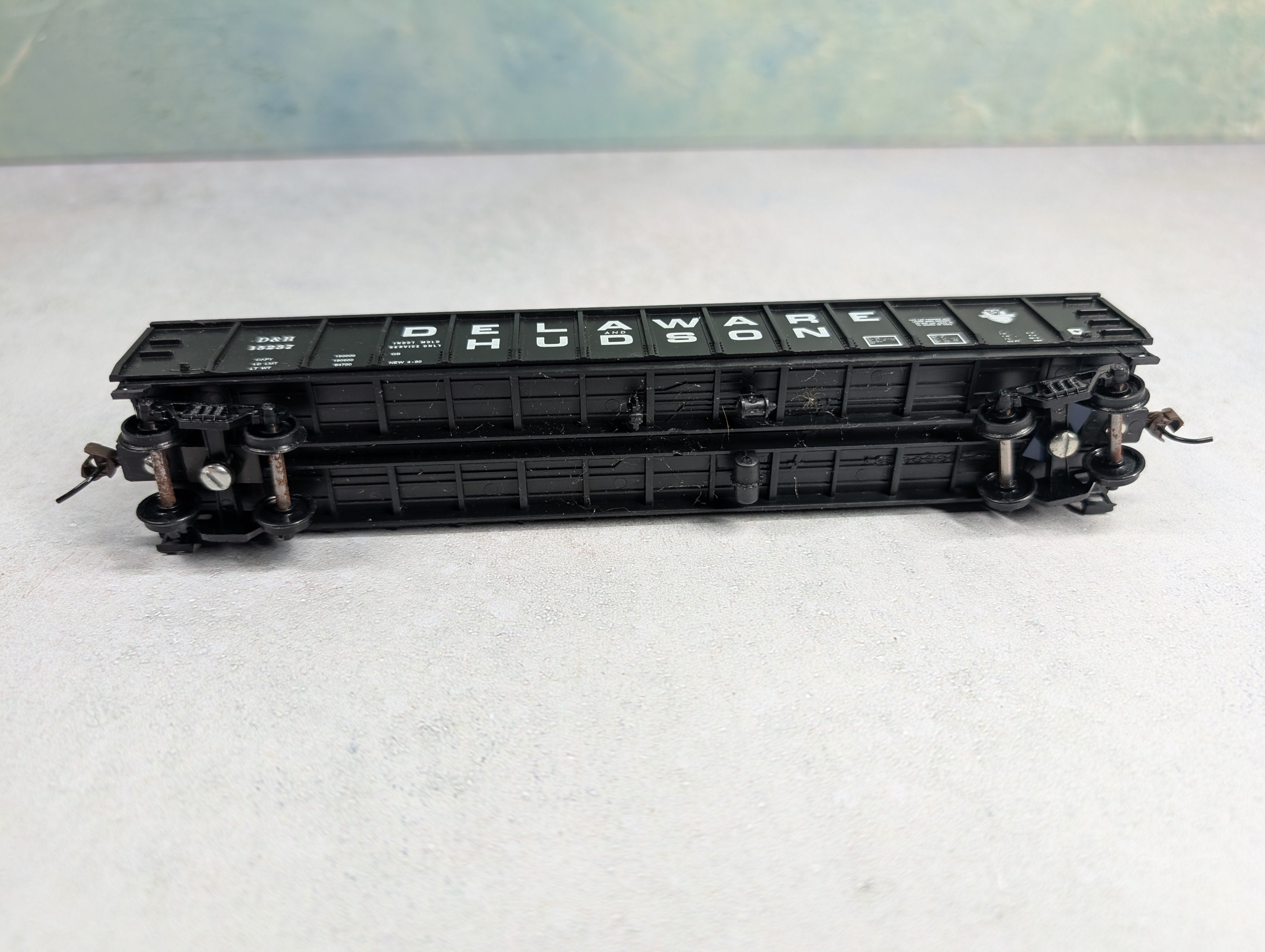 USED Roundhouse HO Scale 52' Gondola Delaware and Hudson D&H #15237