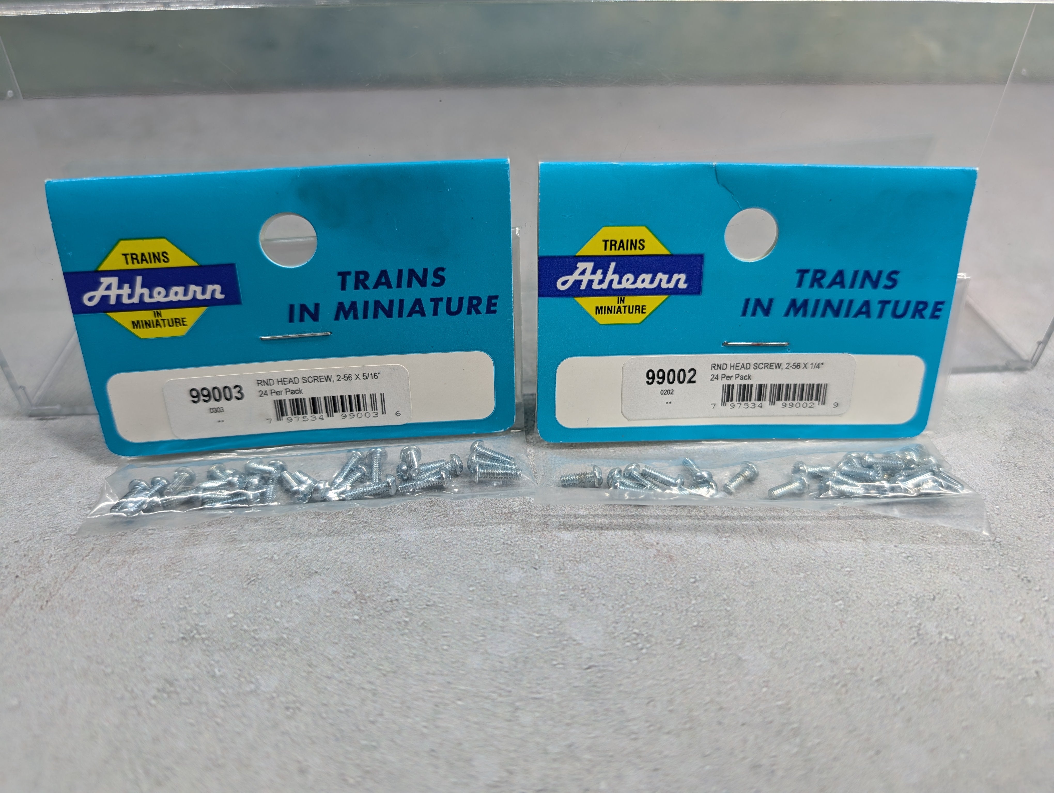 Athearn 99002 & 99003 HO Scale Round Head Screws (48 pcs)