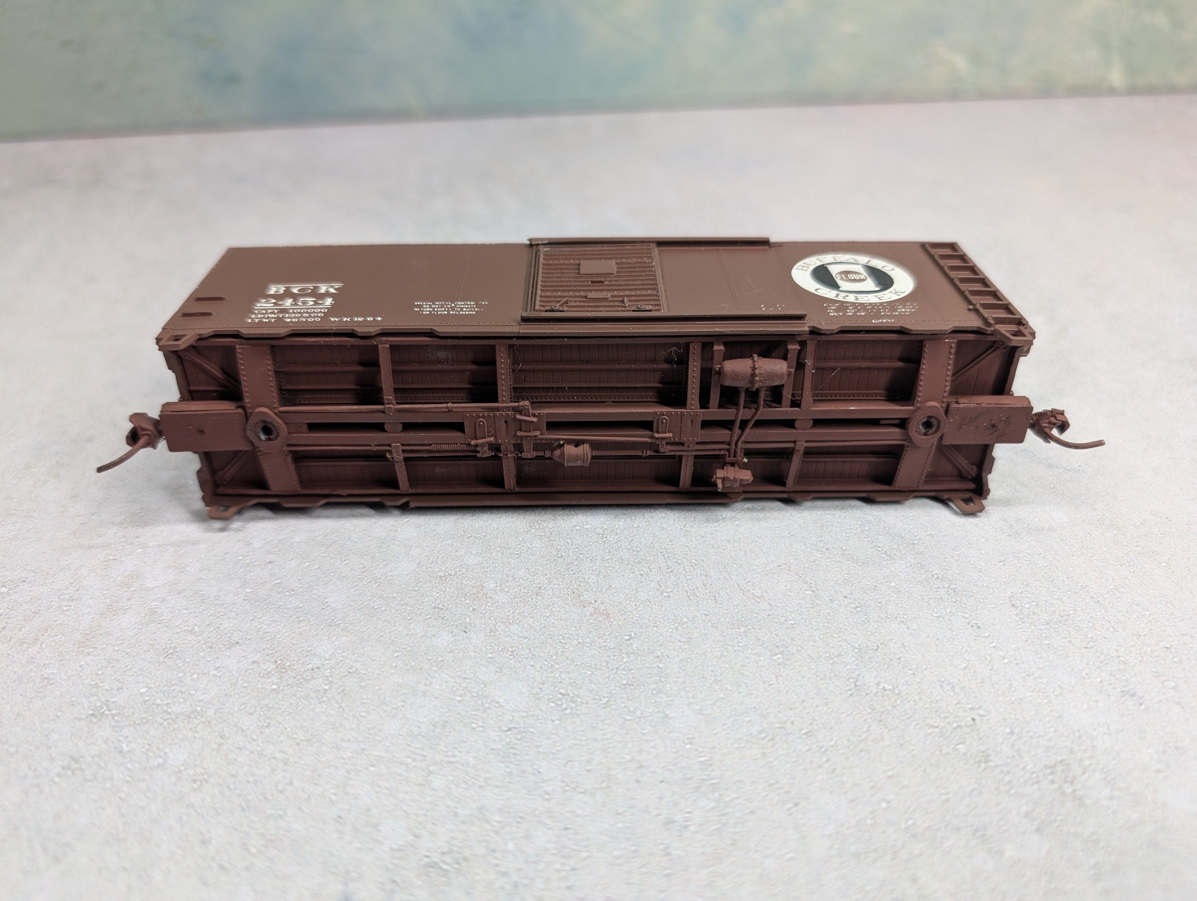 USED HO Scale 40' Box Car Buffalo Creek Flour BCK #2454 No Trucks