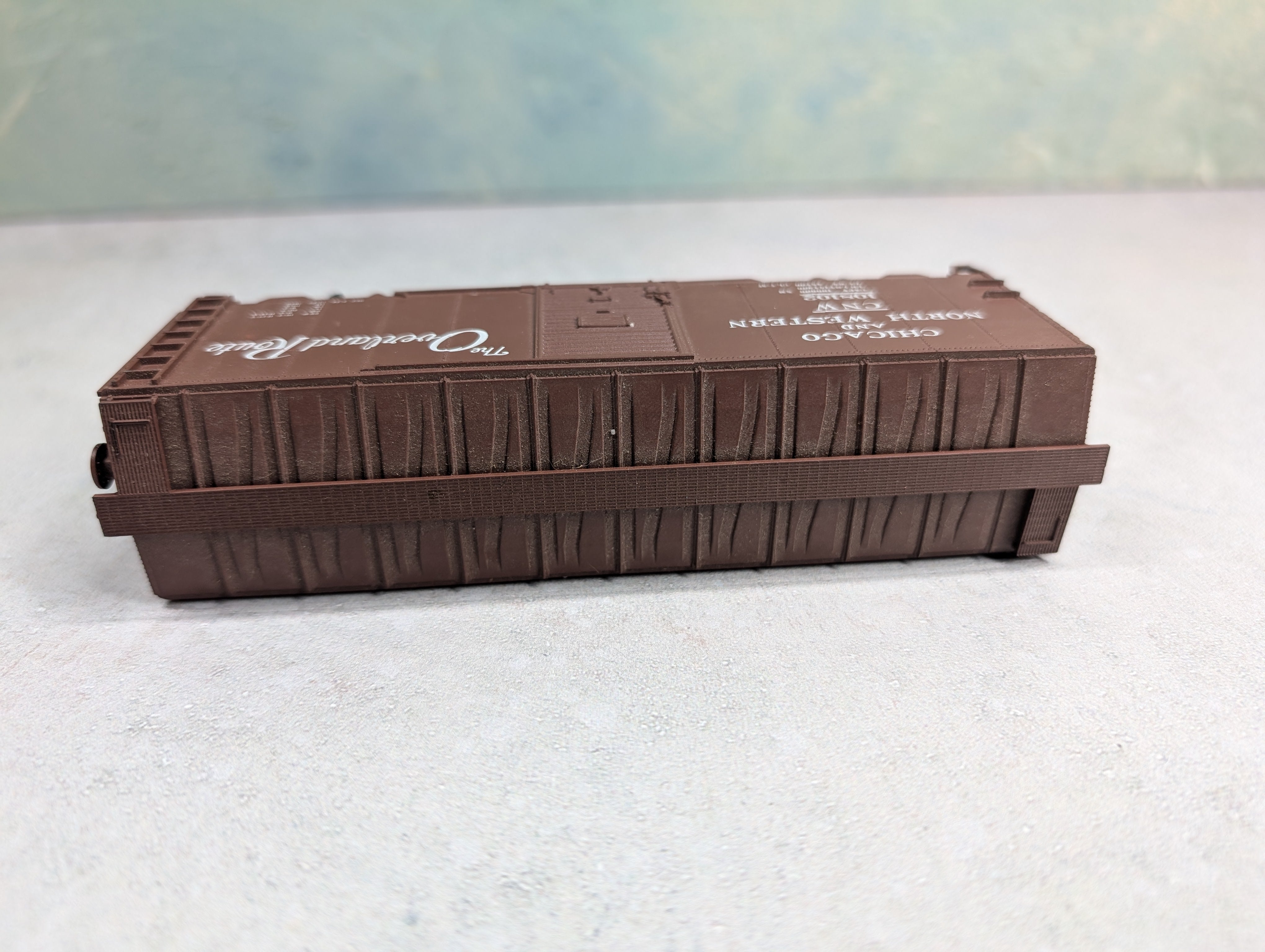 USED Accurail HO Scale 40' Box Car Chicago & North Western CNW #108102