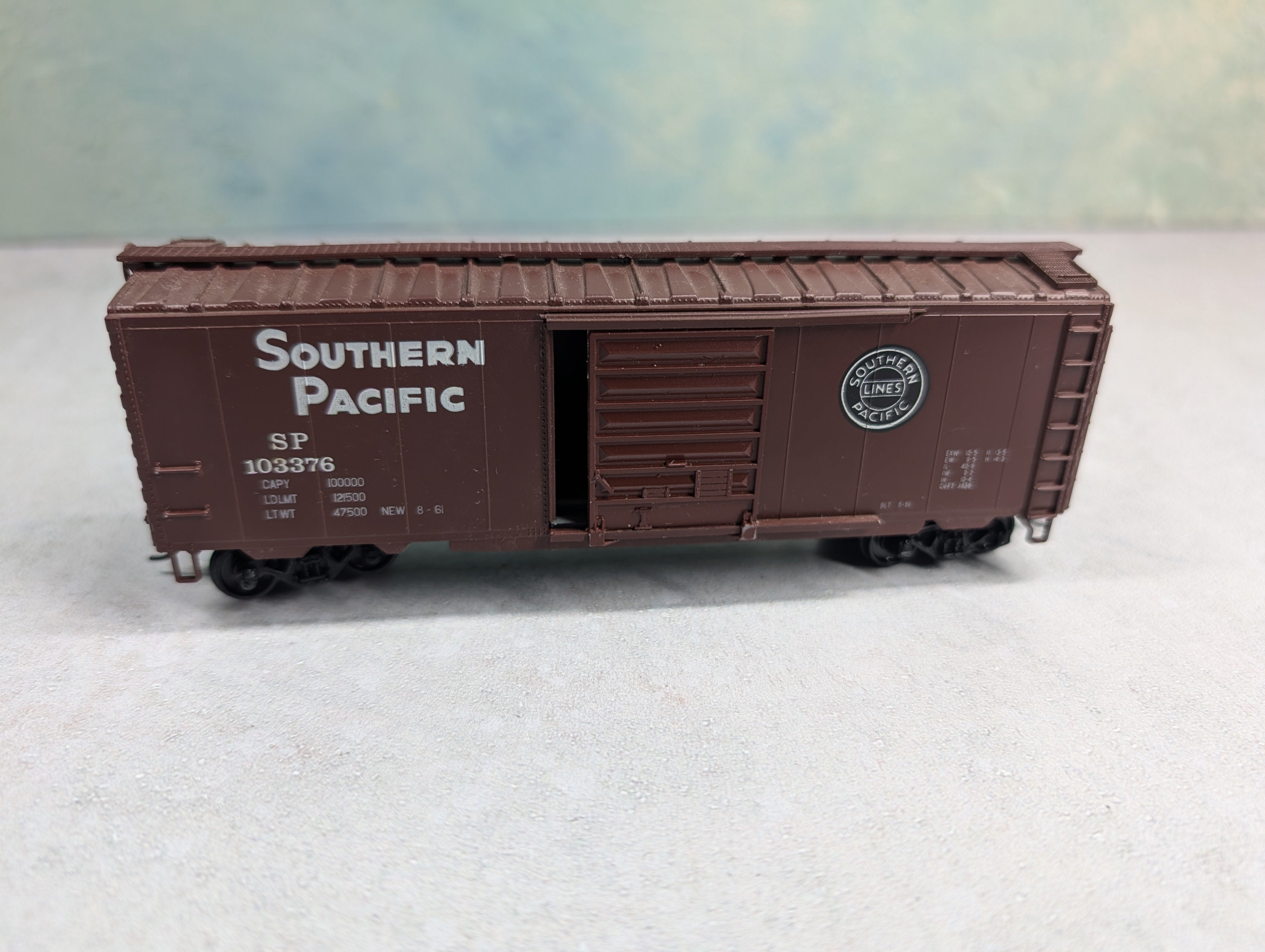 USED HO Scale 40' Box Car Southern Pacific SP #103376