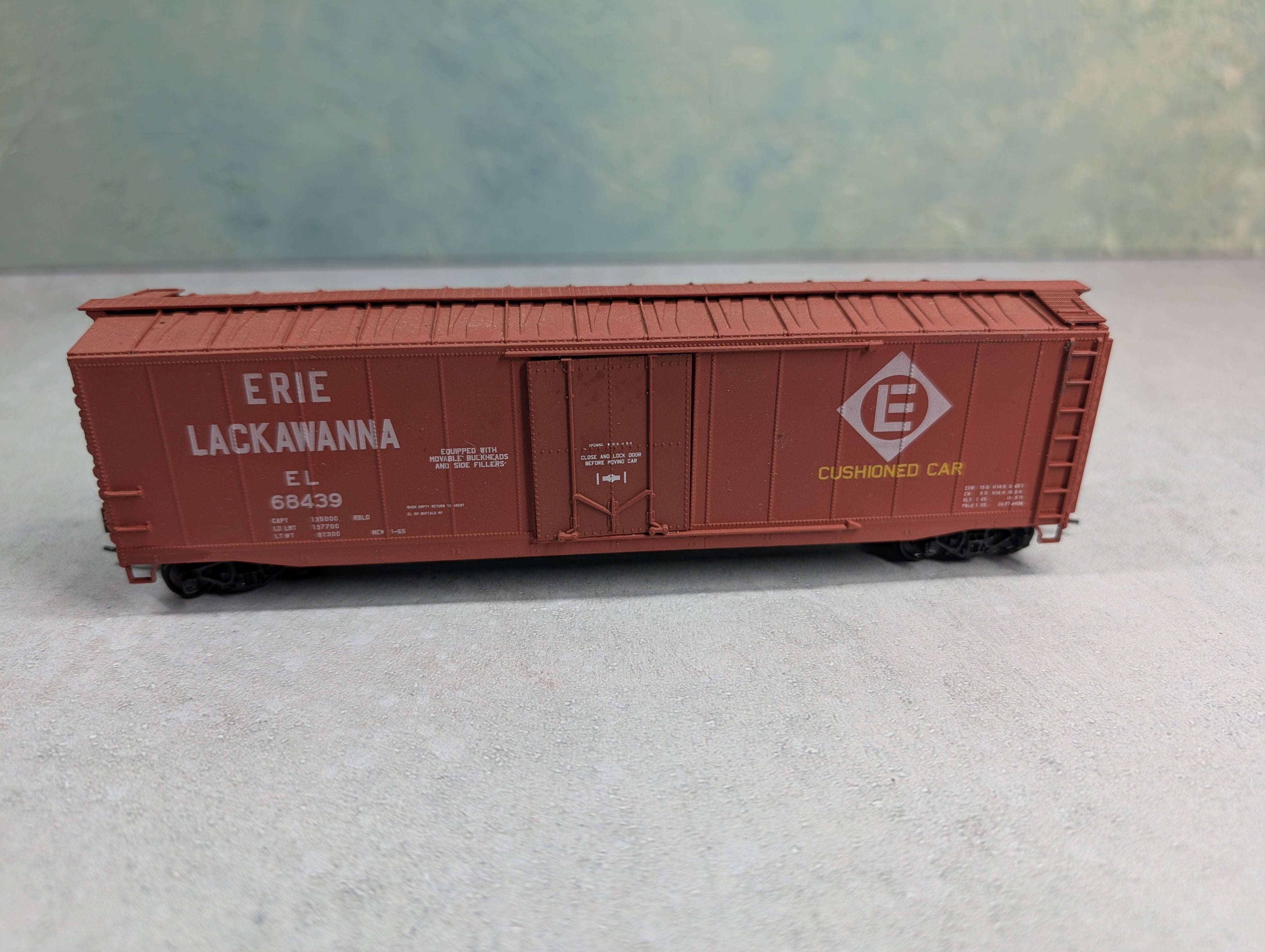 USED Accurail HO Scale 50' Box Car Erie Lackawanna EL #68439