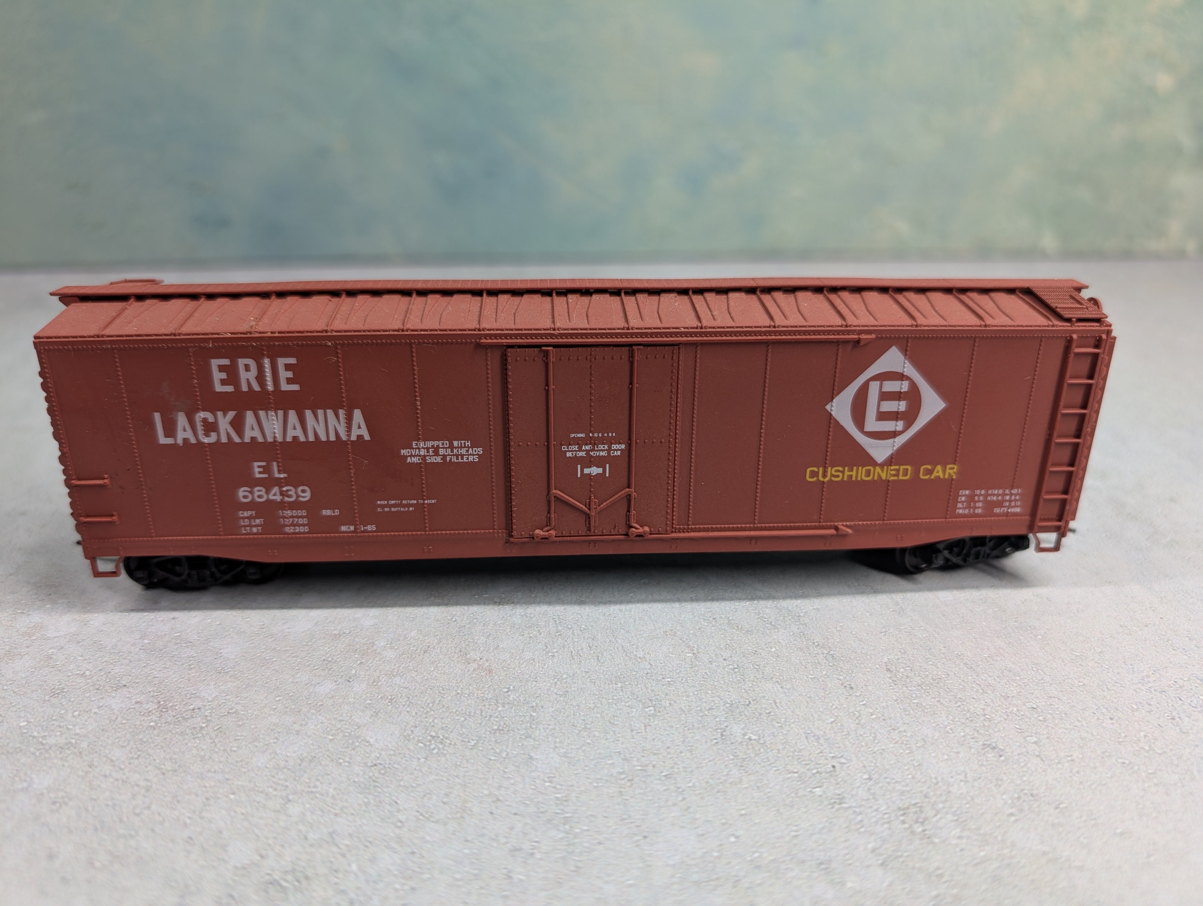 USED Accurail HO Scale 50' Box Car Erie Lackawanna EL #68439