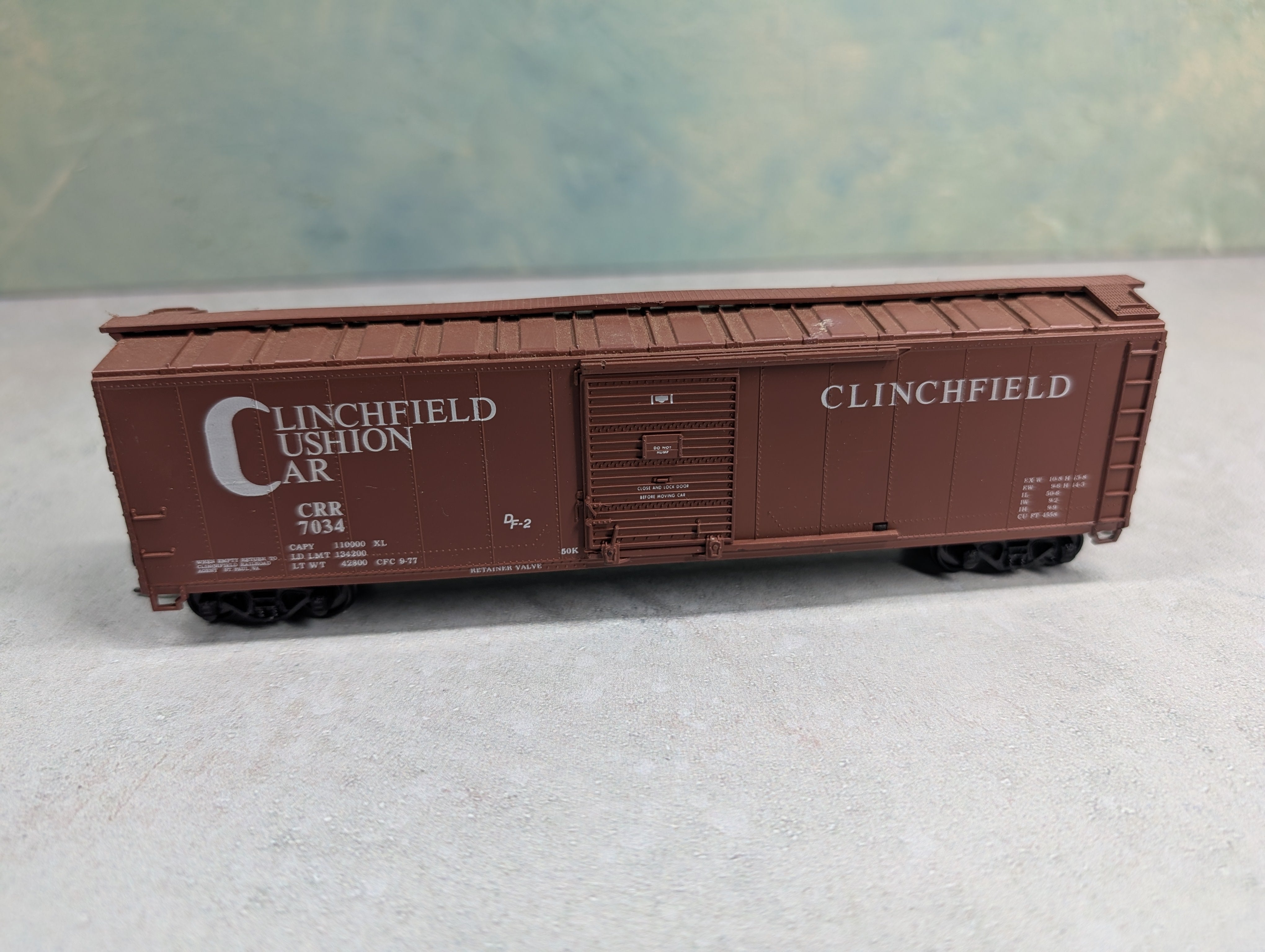 USED Athearn HO Scale 50' Box Car Clinchfield CRR #7034