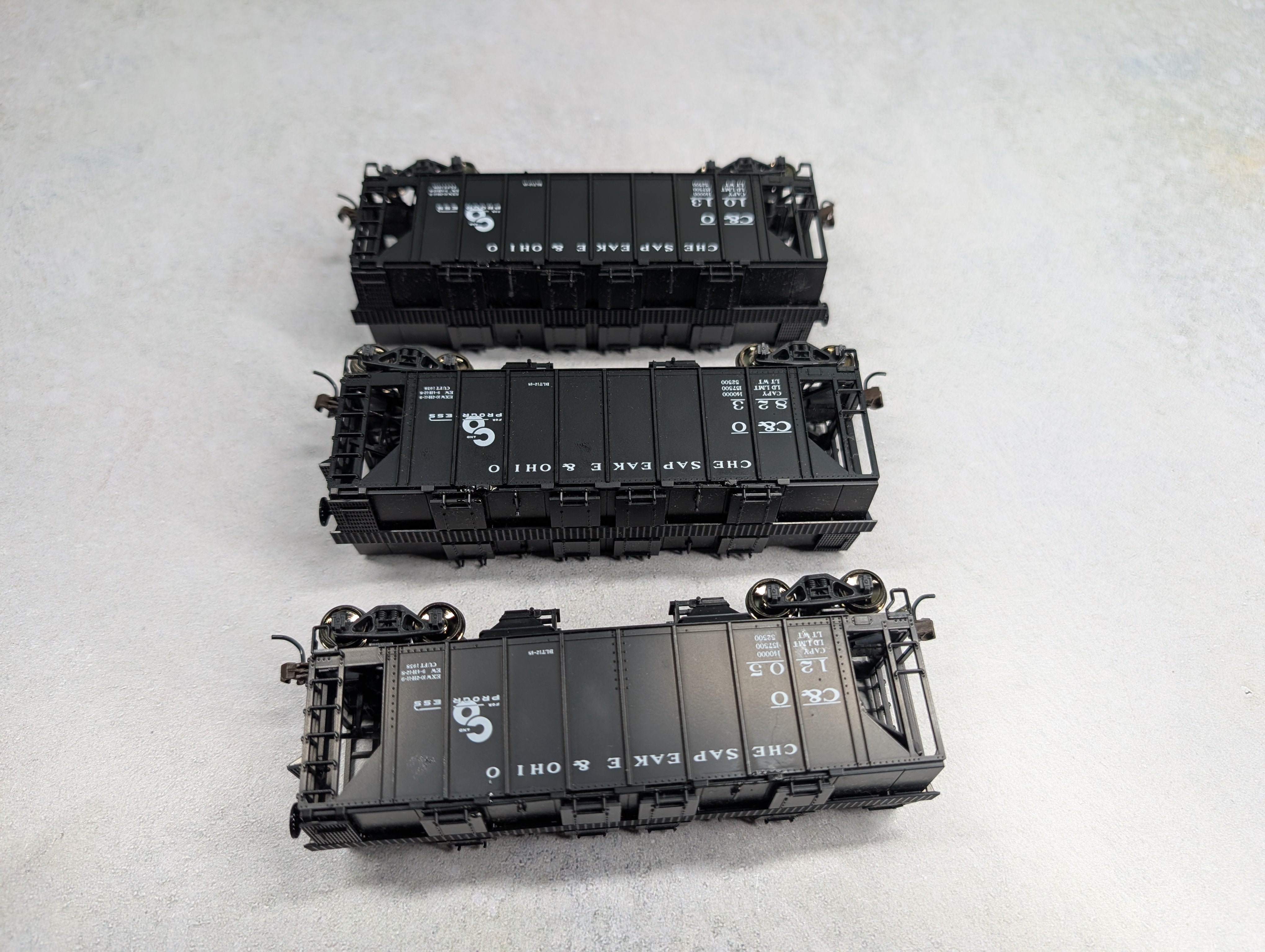 USED Kato HO Scale AC&F 70 Ton Covered Hoppers Chesapeake and Ohio C&O #823, 1205, 1013 (3 pcs)