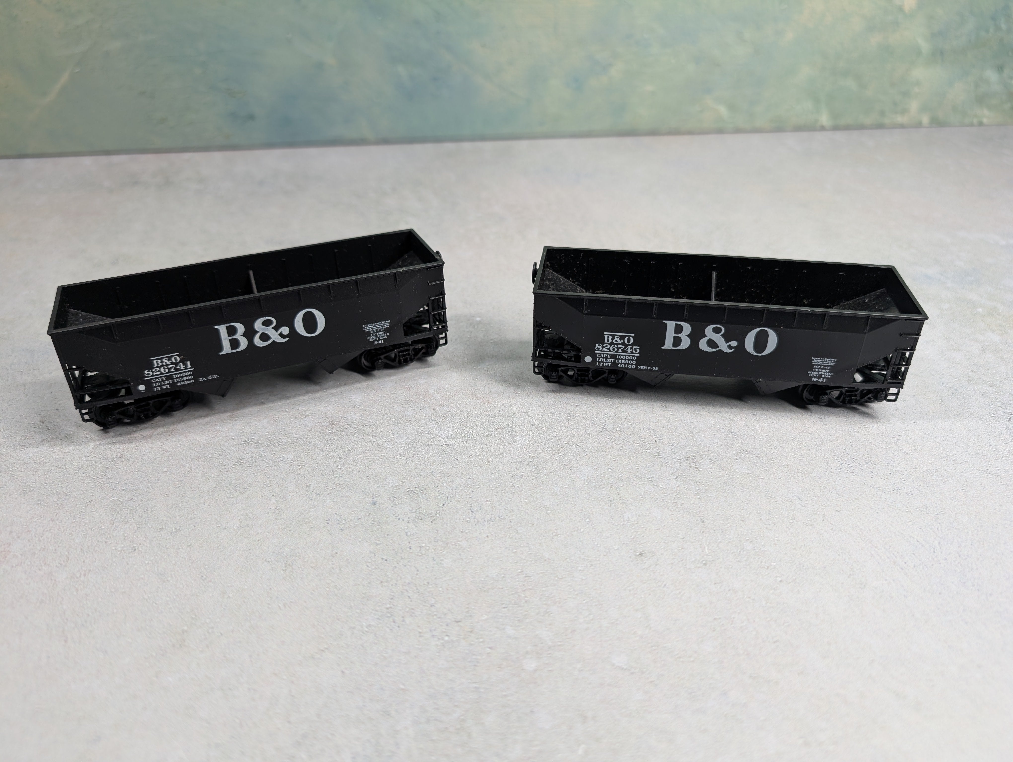 USED Athearn HO Scale 2 Bay Open Hoppers Baltimore and Ohio B&O #826745, 826741 (2 pcs)