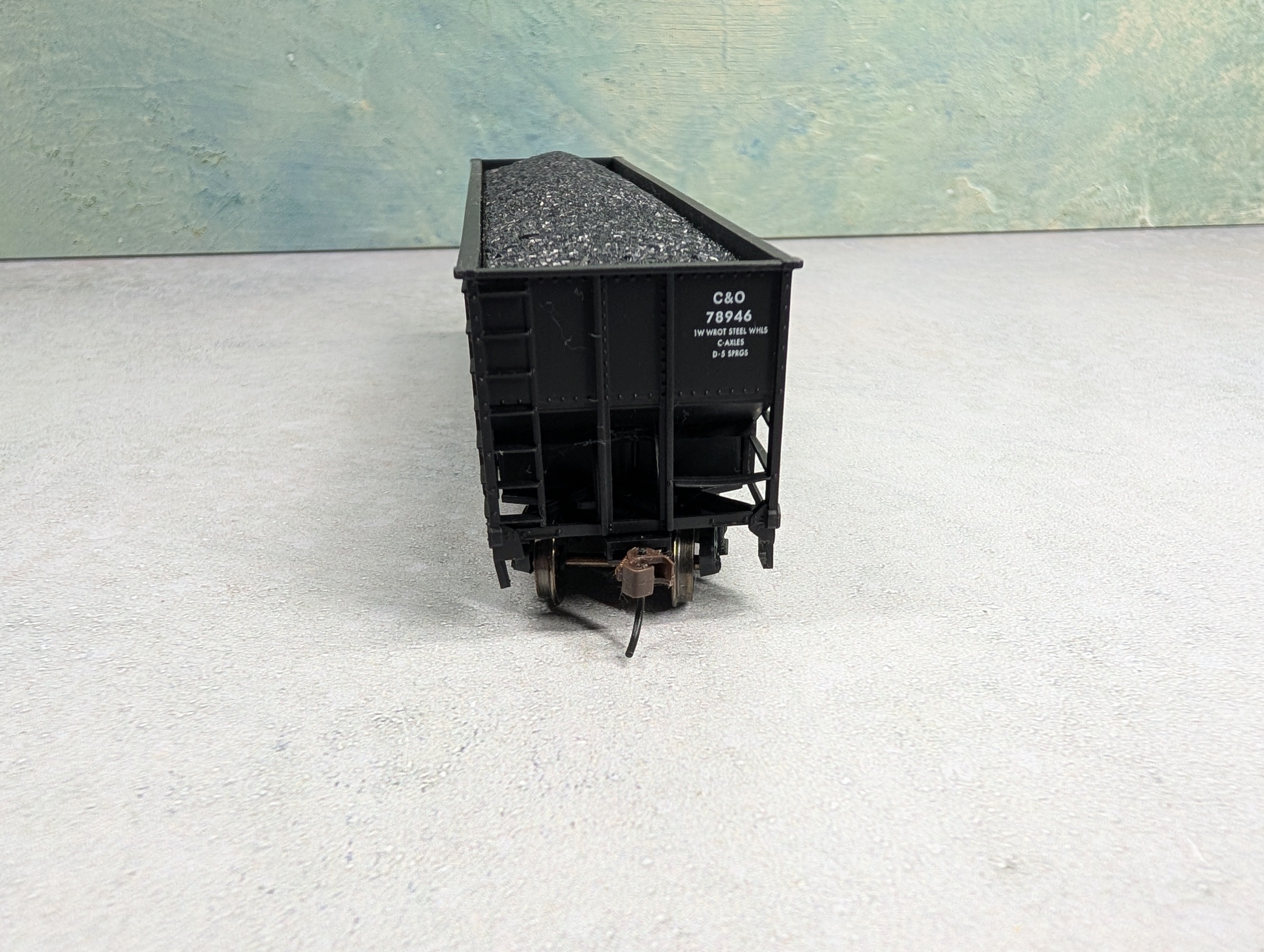 USED Bachmann HO Scale 3 Bay Coal Hopper Chesapeake and Ohio C&O #78946