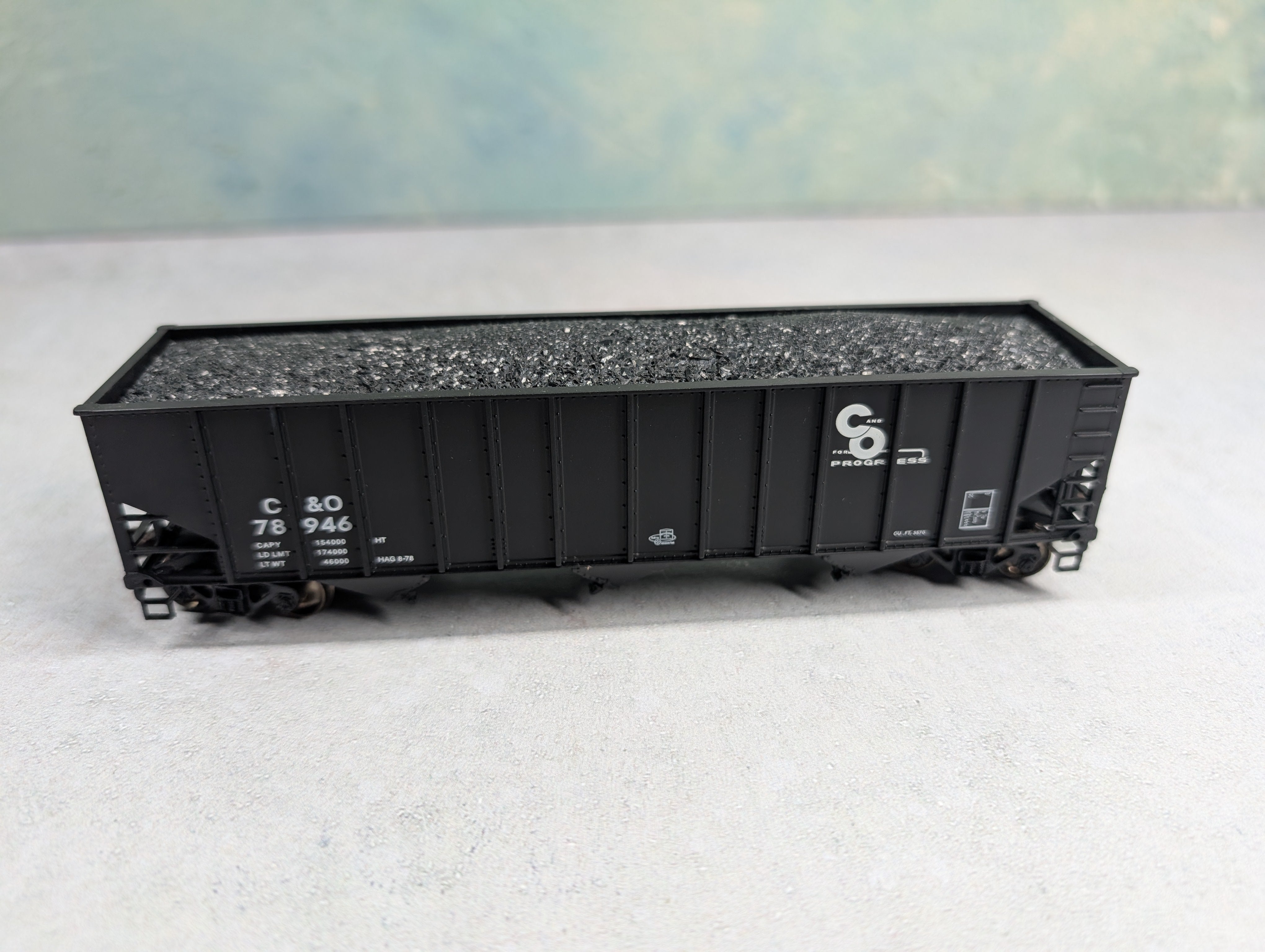 USED Bachmann HO Scale 3 Bay Coal Hopper Chesapeake and Ohio C&O #78946