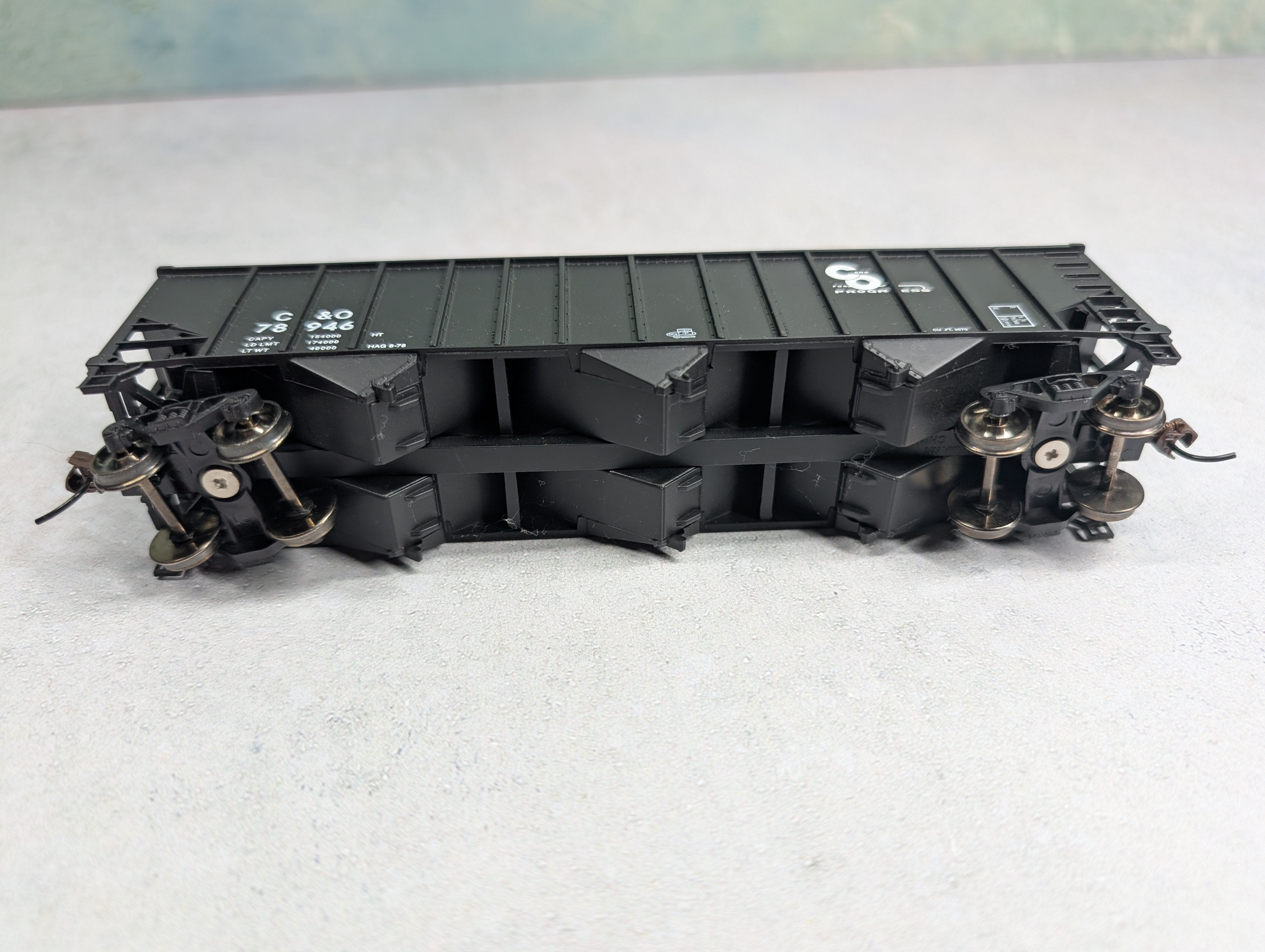 USED Bachmann HO Scale 3 Bay Coal Hopper Chesapeake and Ohio C&O #78946